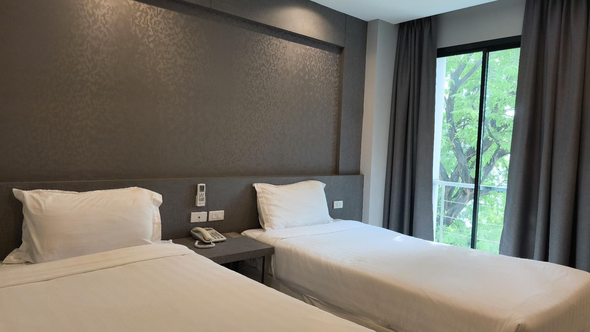 Superior Twin - Parking Available