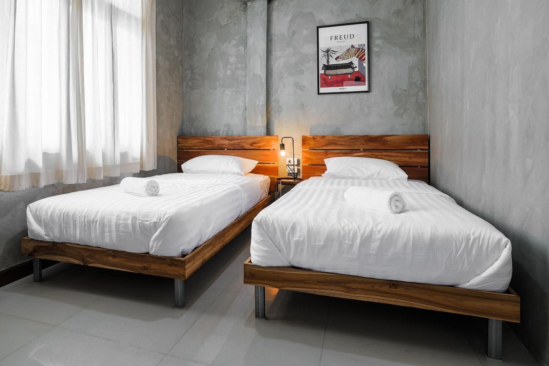 Twin Room with Private External Bathroom