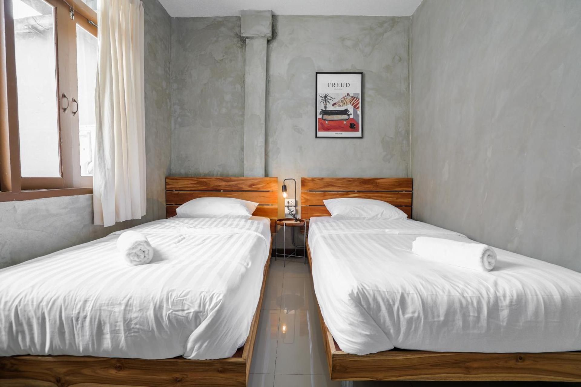 Twin Room with Private External Bathroom