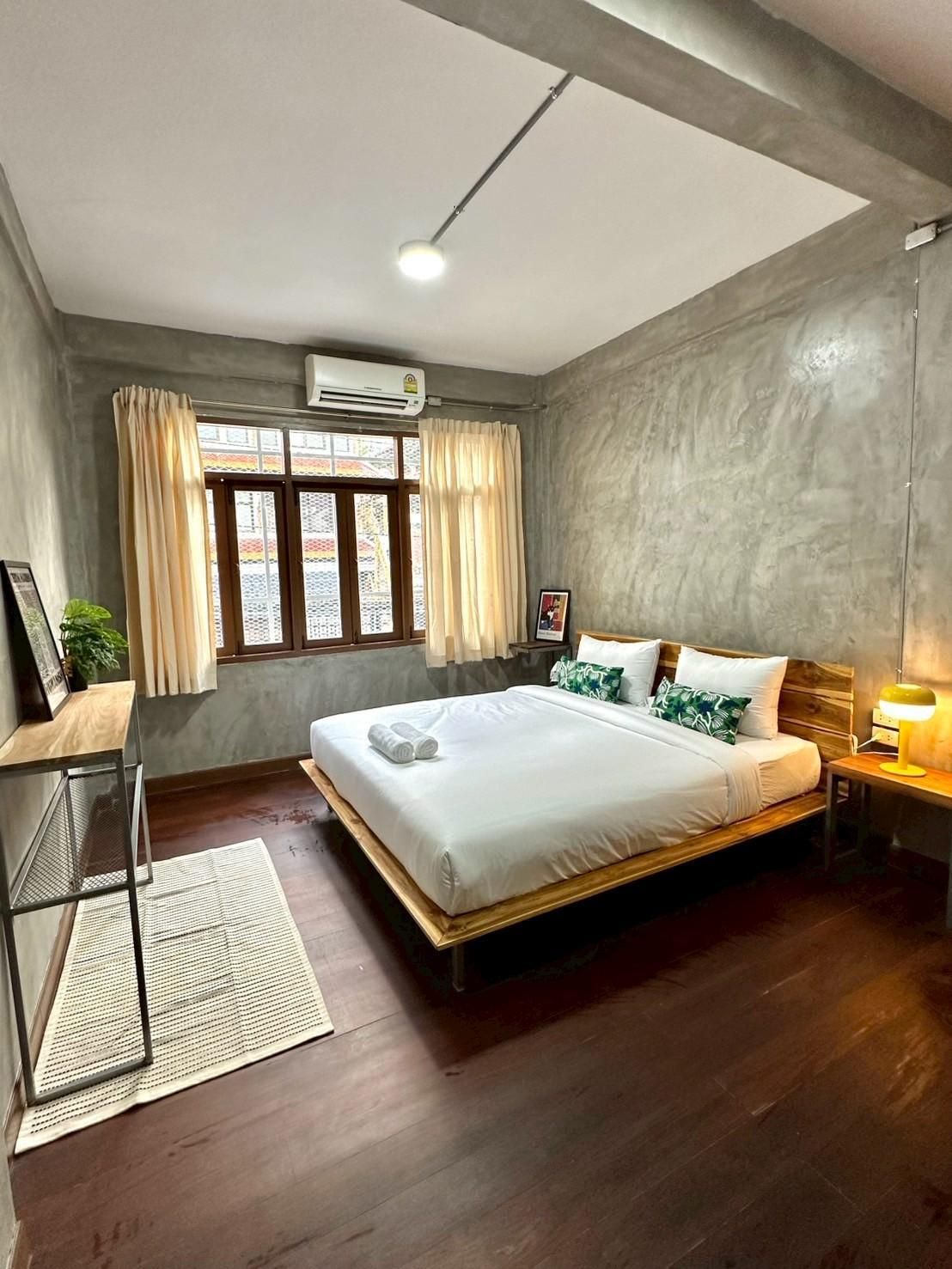 Private Double Room with Ensuite Bathroom