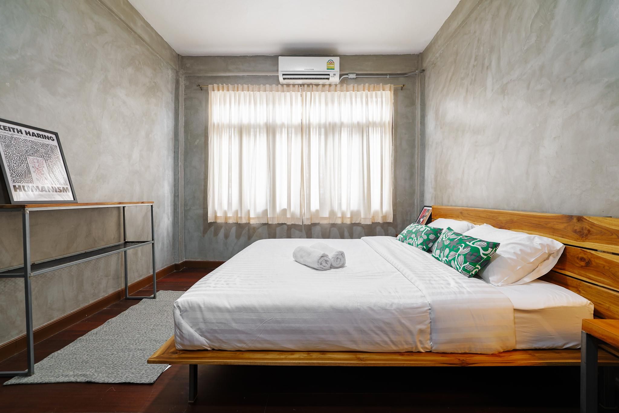 Private Double Room with Ensuite Bathroom