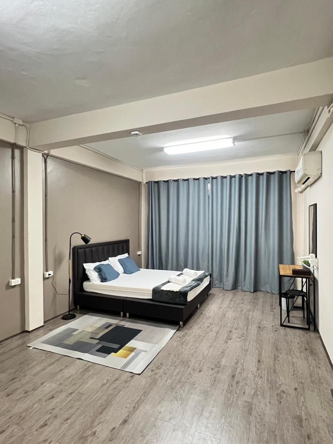 Deluxe King Suite