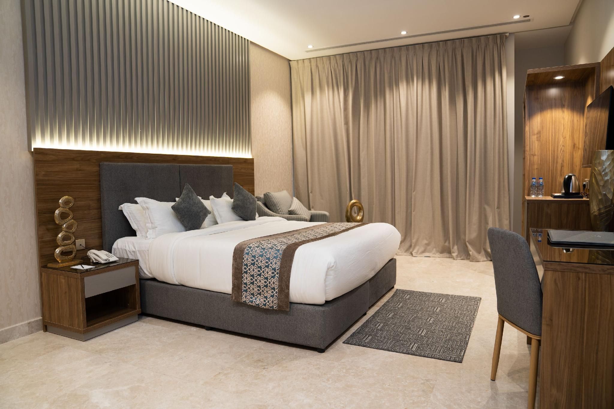 Junior Suite with Garden View