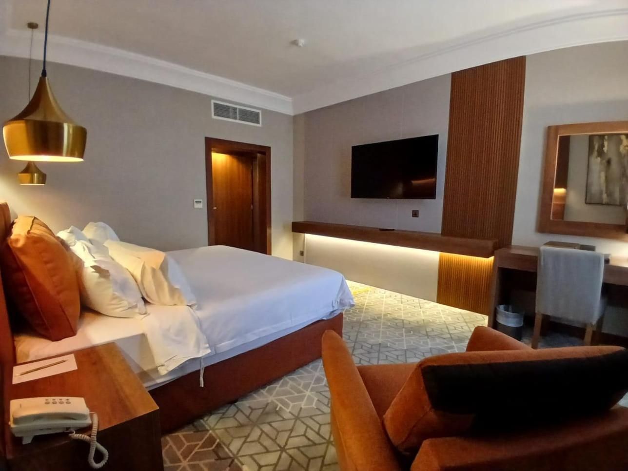Deluxe Suite