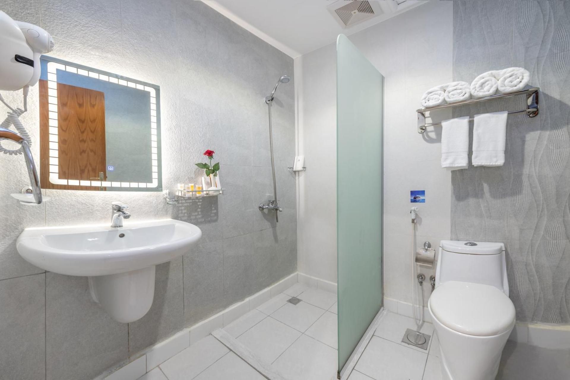 Rose Jeddah Hotel فندق روز جدة 2 Superior King  3