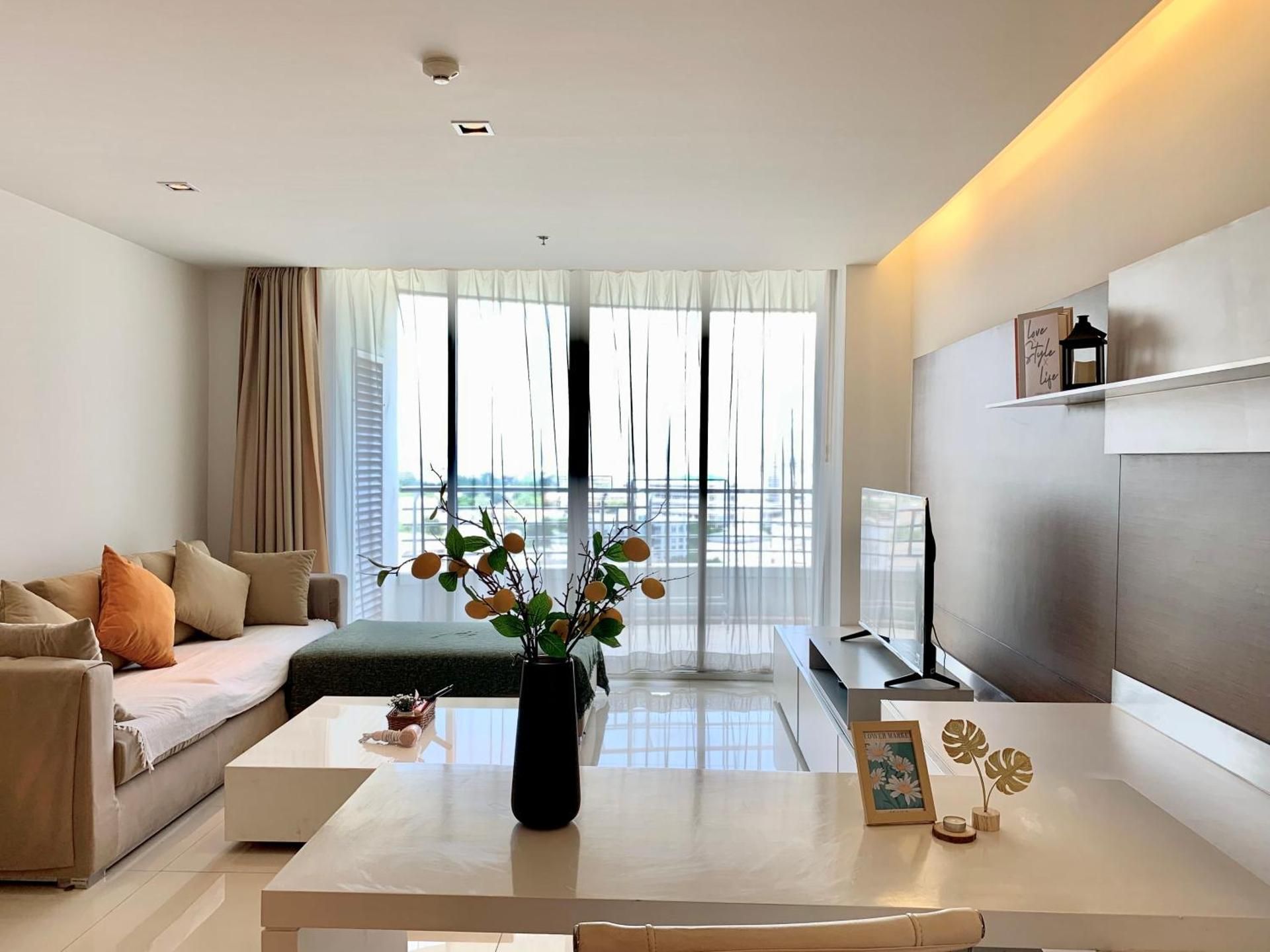 Two-Bedroom Apartment with City View