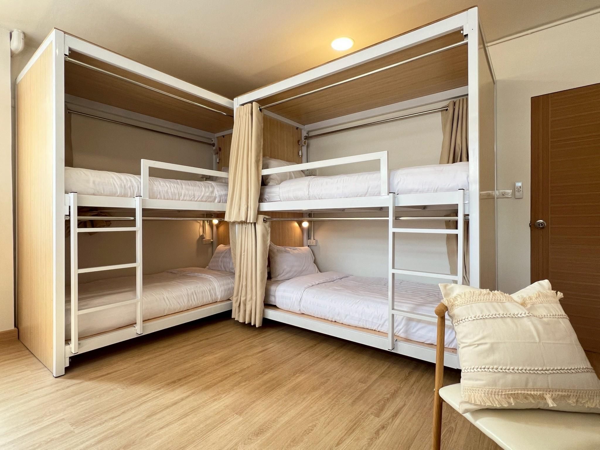 Female Bunk Bed - Above 15 Years Old Only