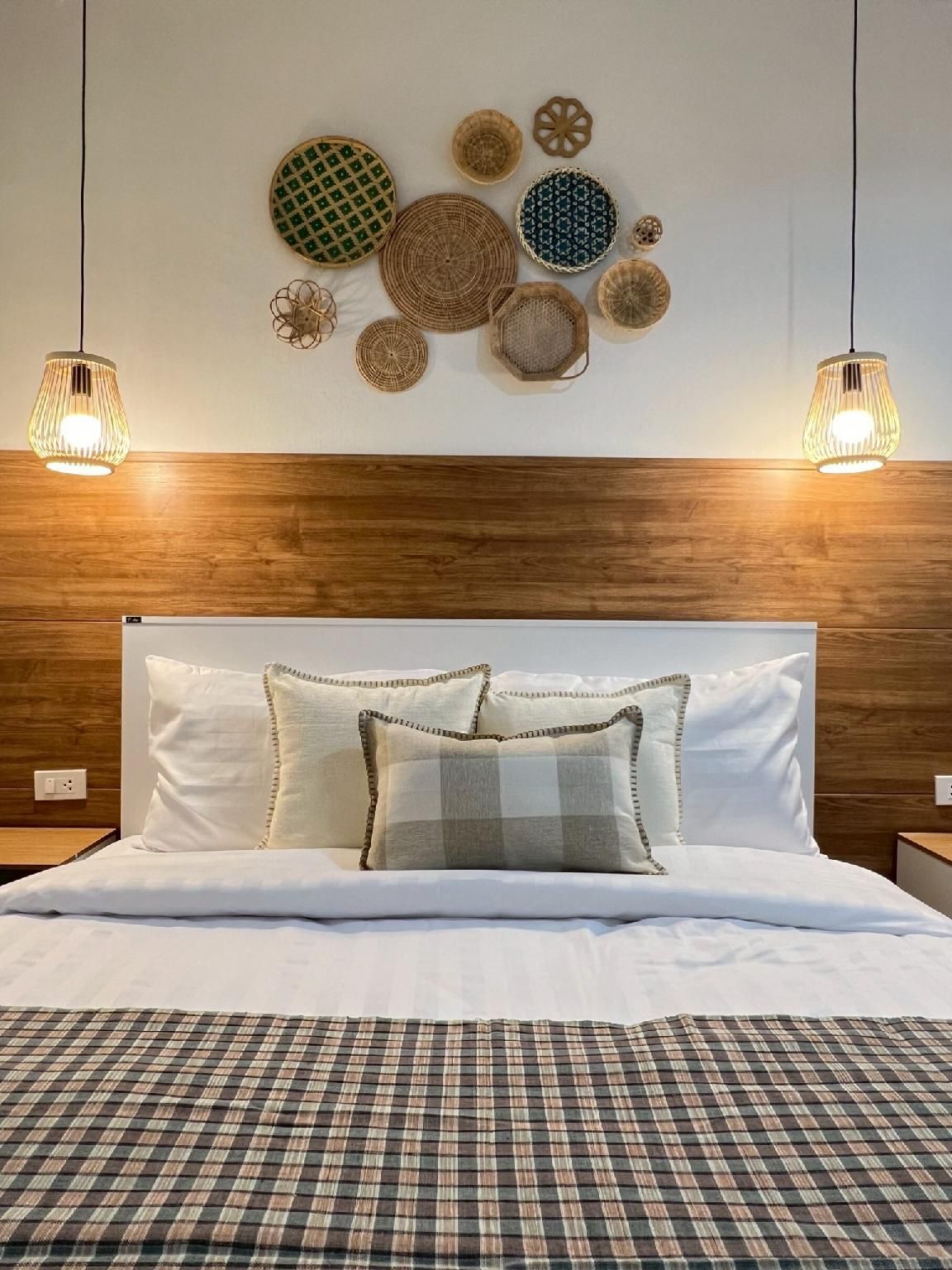 Queen Bed Room