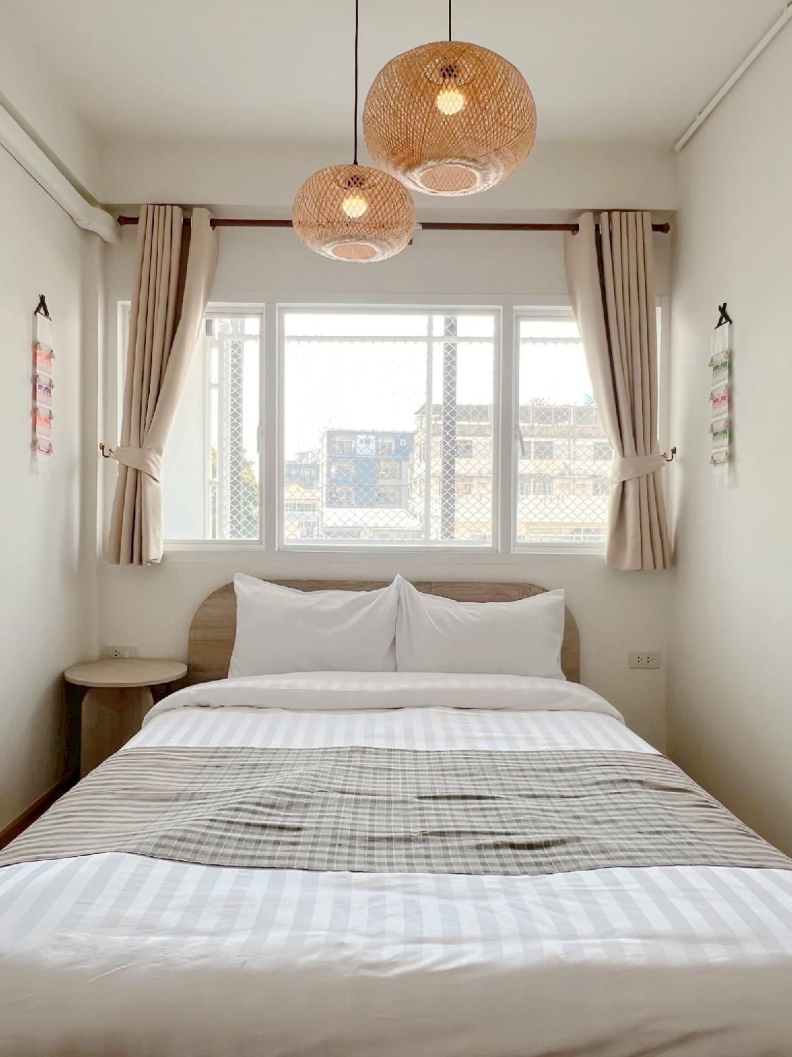 Queen Bed