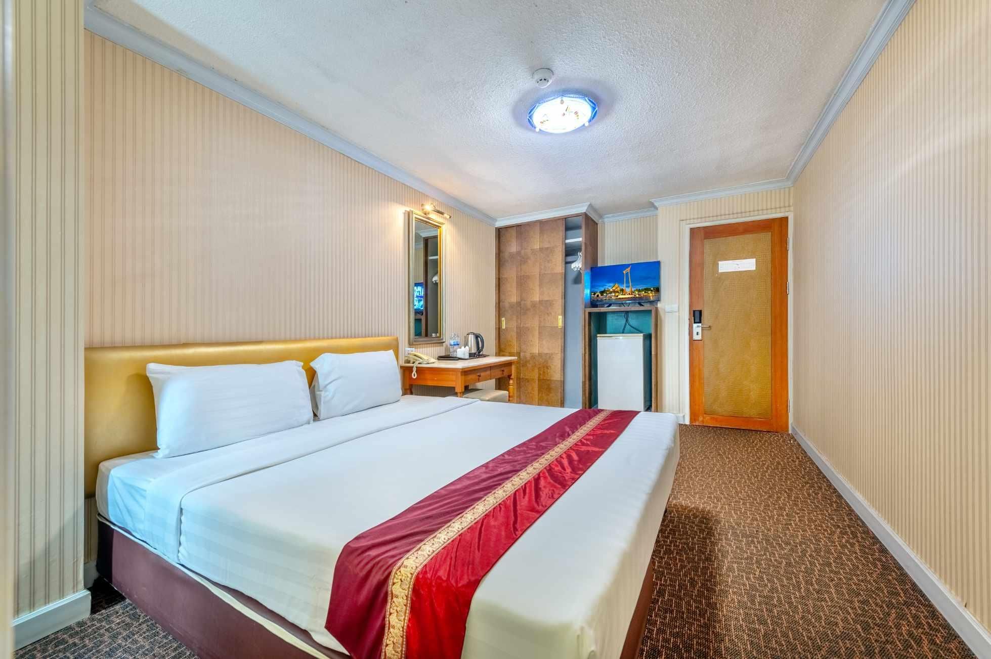 Deluxe Double or Twin Room