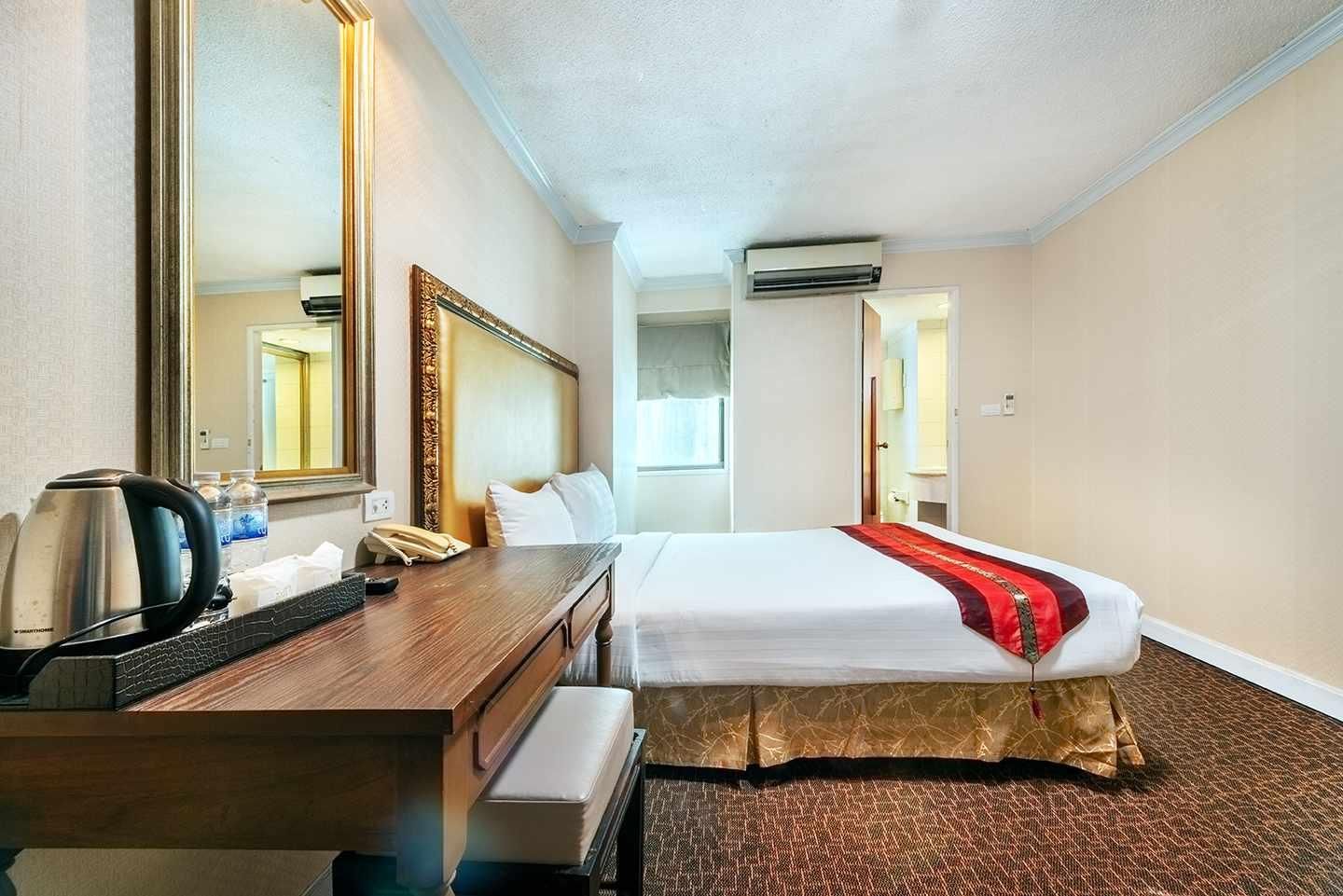 Deluxe Double or Twin Room