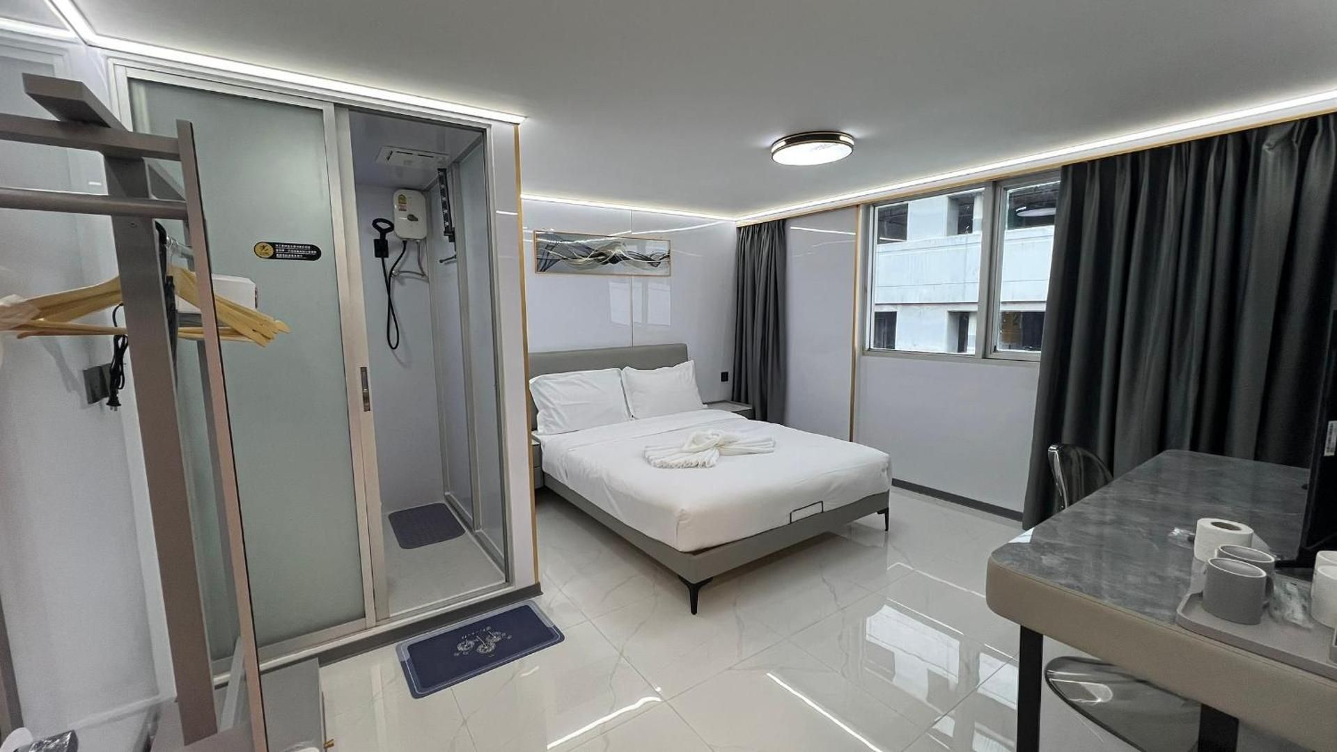 Queen Suite