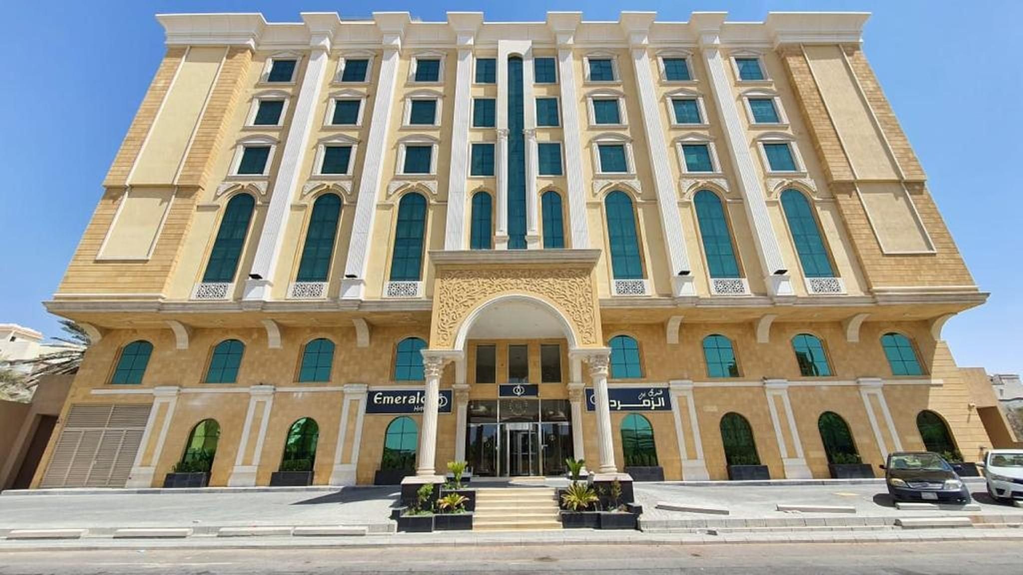 Dancenter Emerald Near Jeddah Corniche