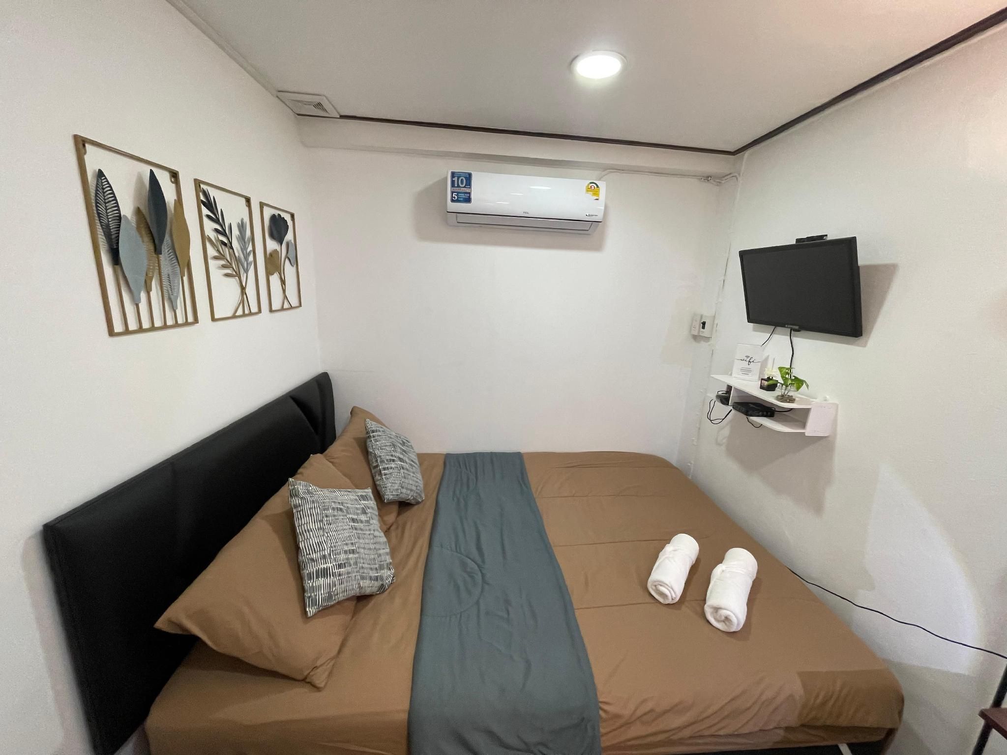 Cozy Deluxe Room