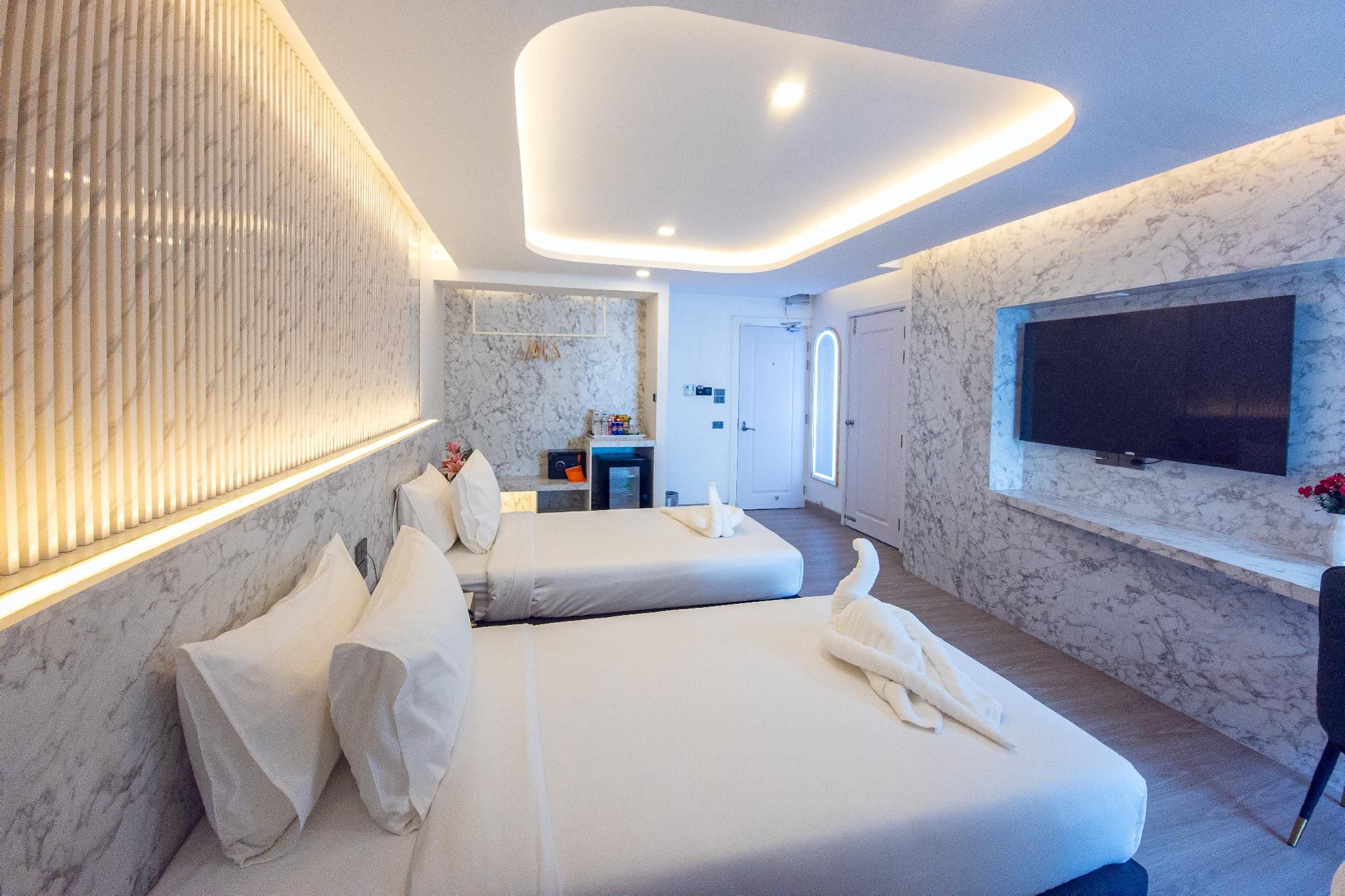 Suit with Bathtub