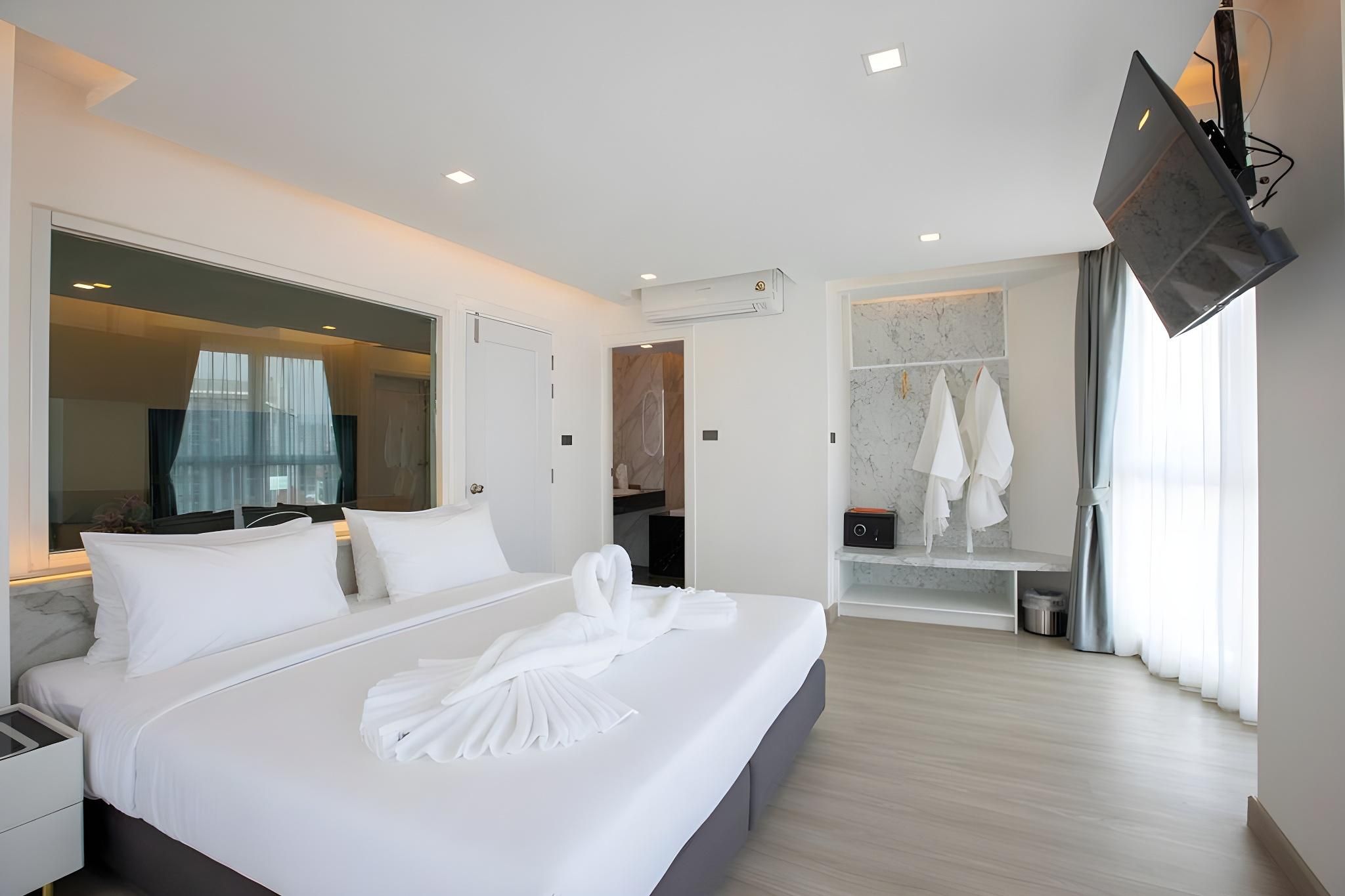 Premier King Suite