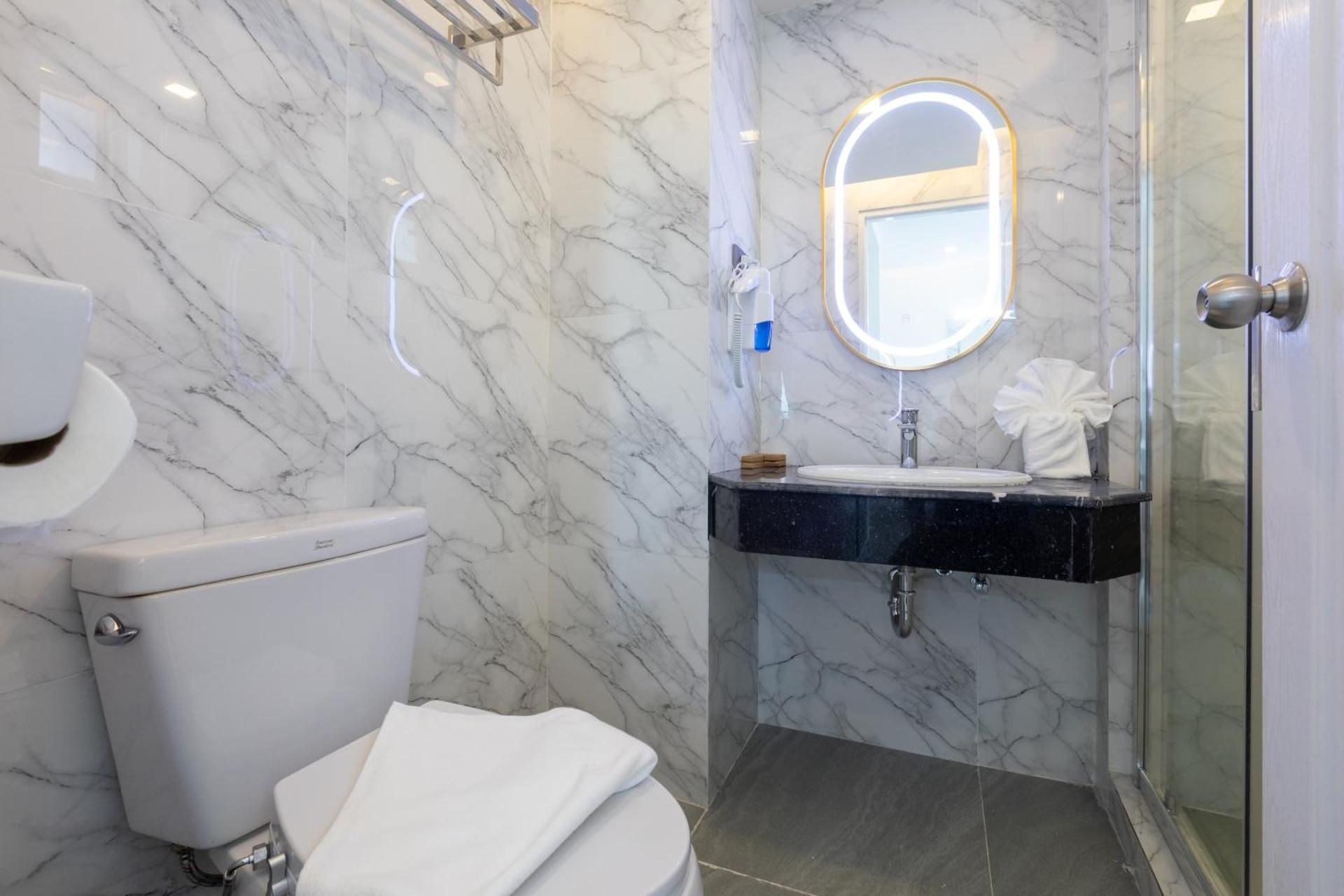 Twin Room with Shower