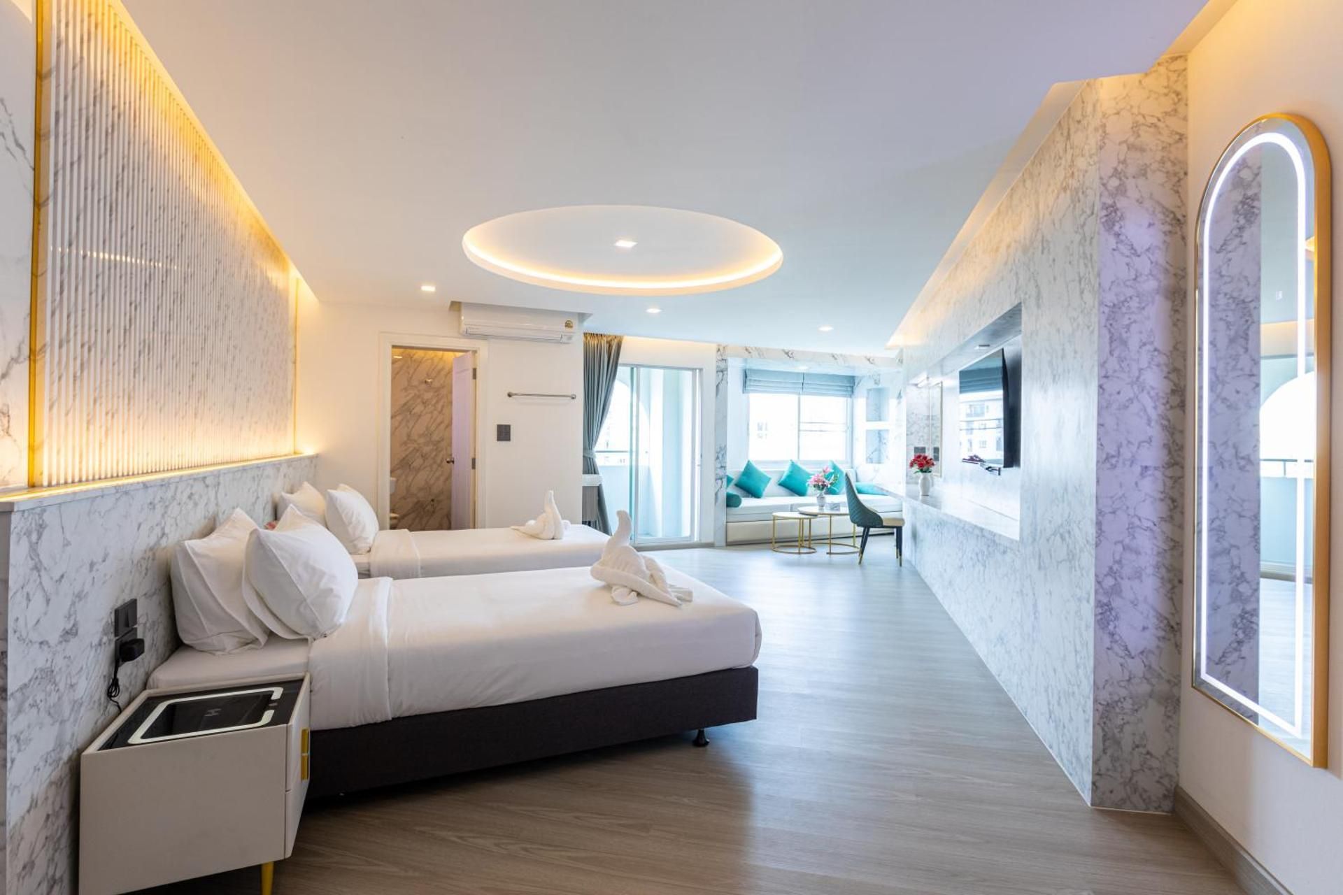 Deluxe Double or Twin Room