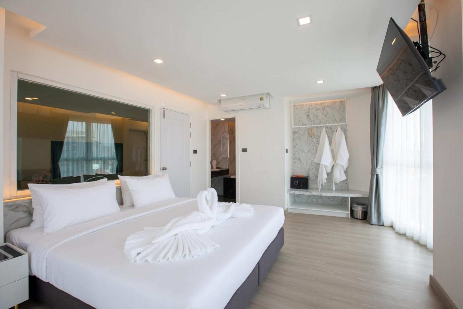 Standard King Room