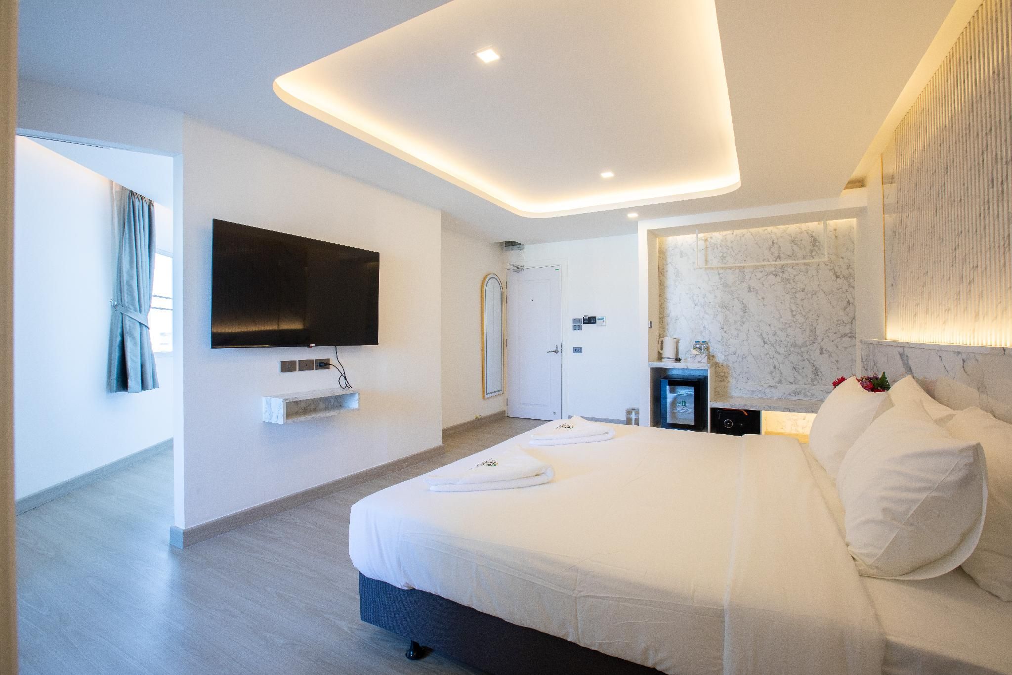 King Bed Suite