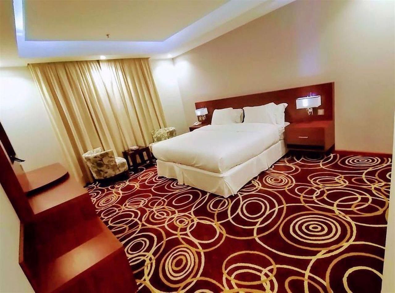 Deluxe Suite