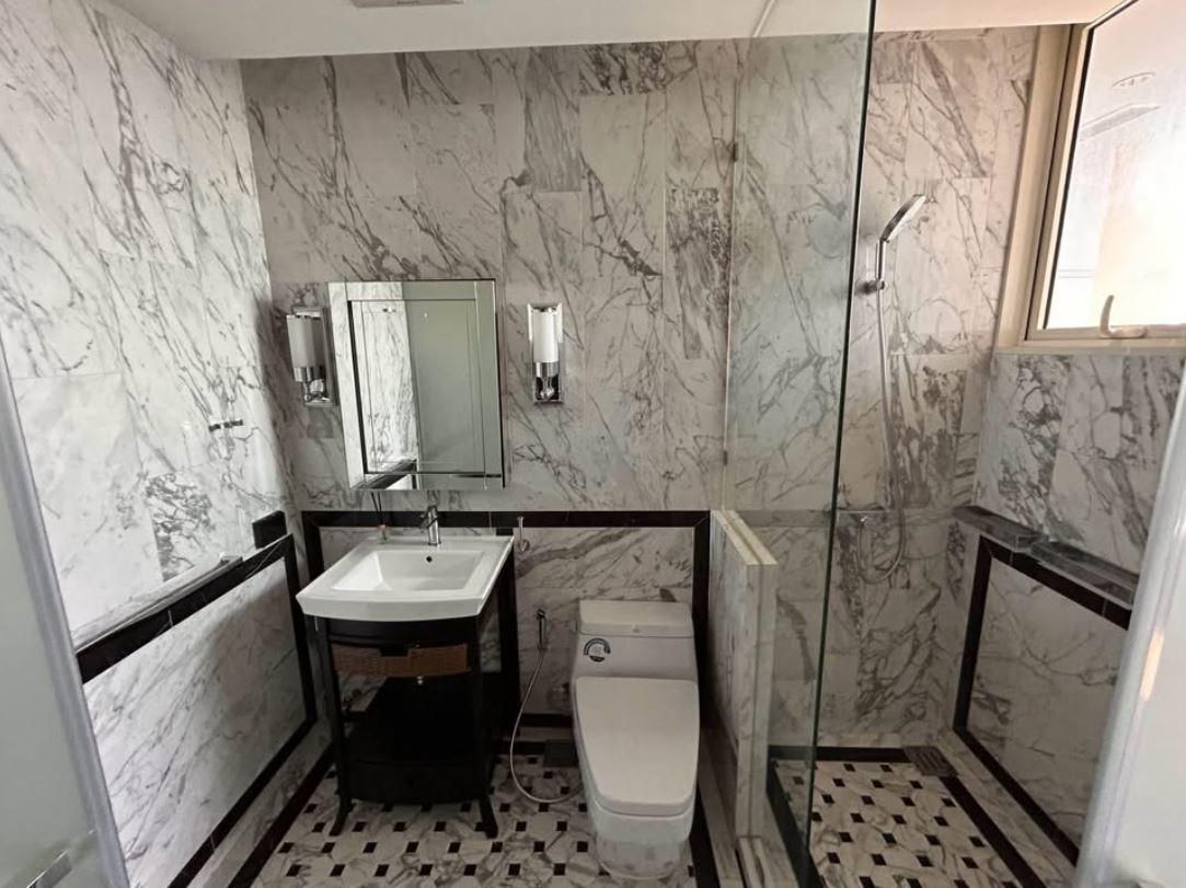  Premium Deluxe Pool Corner King Room