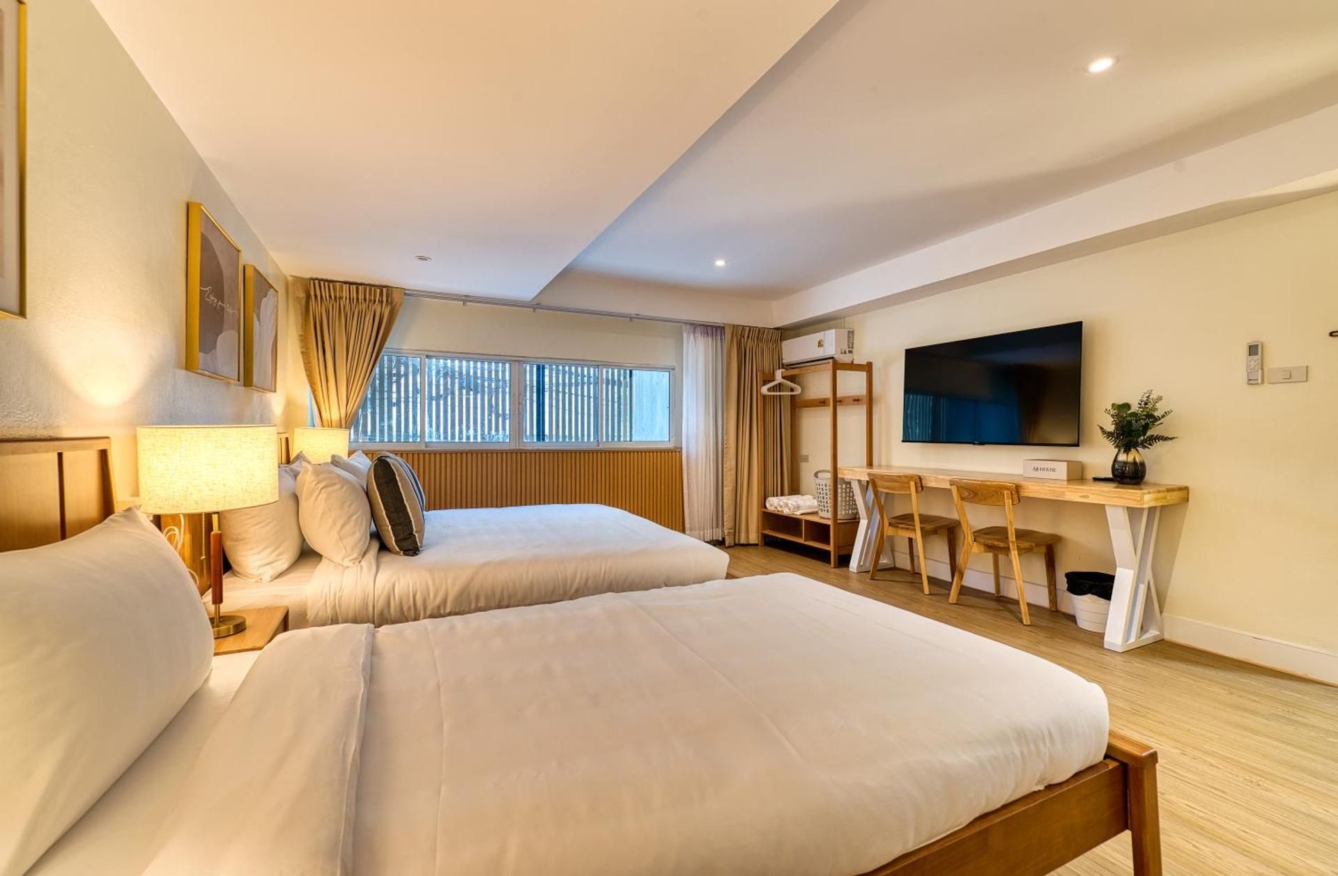 Four-Bedroom Deluxe Apartment