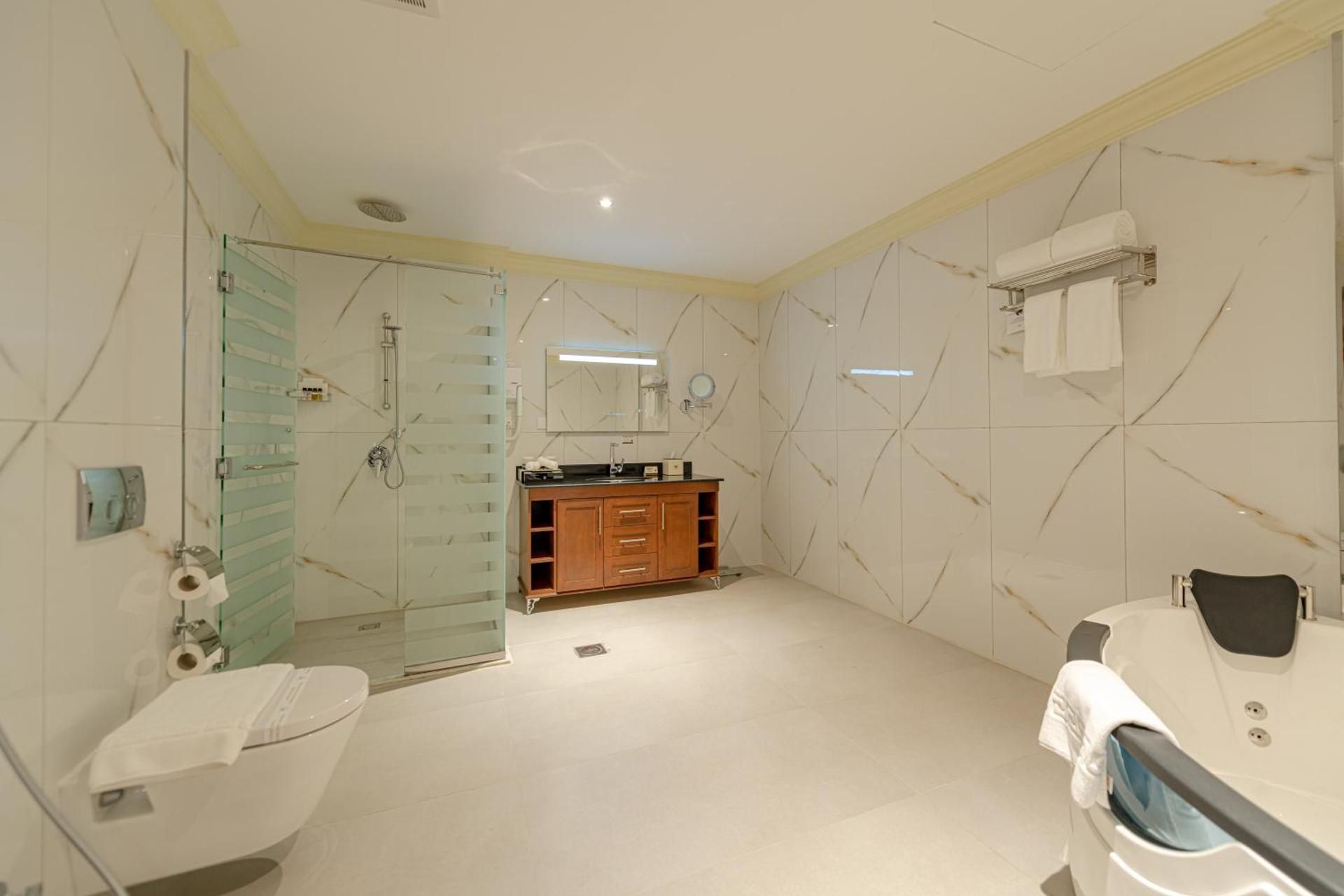 Executive Suite with panoramic view and Jacuzzi