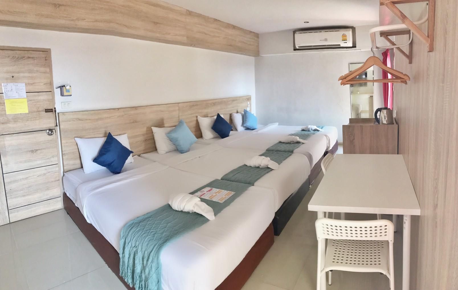 4 Single Beds