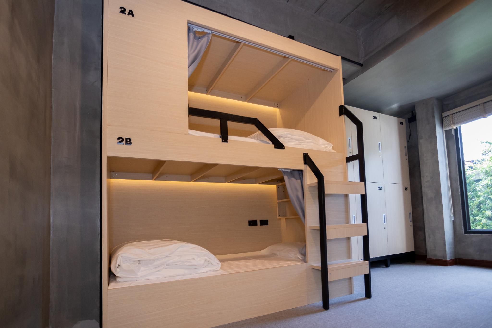 6 Bed Mix Dormitory