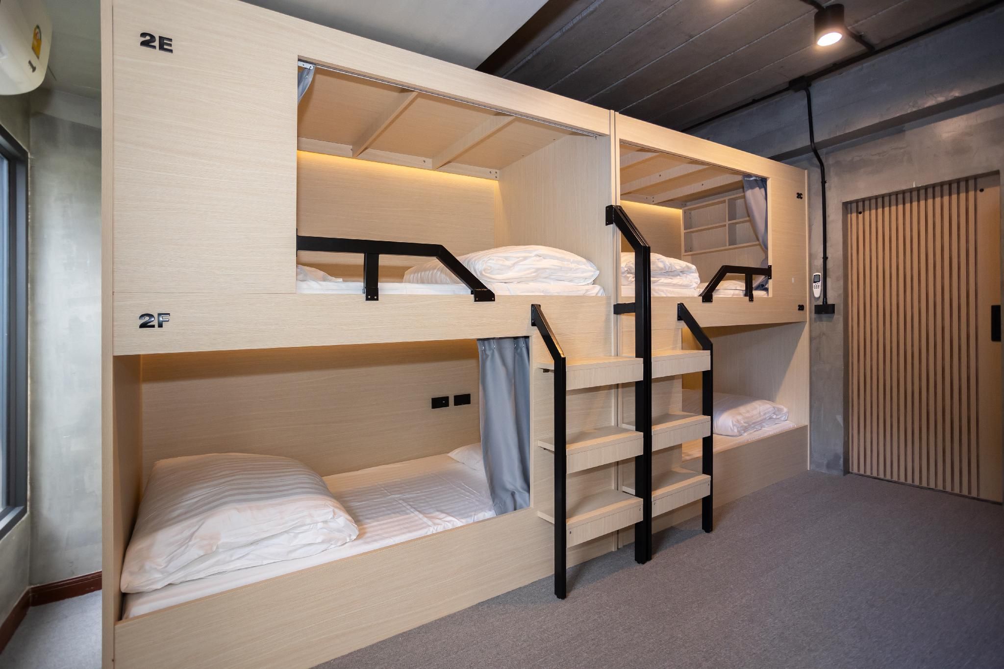 6 Bed Mix Dormitory