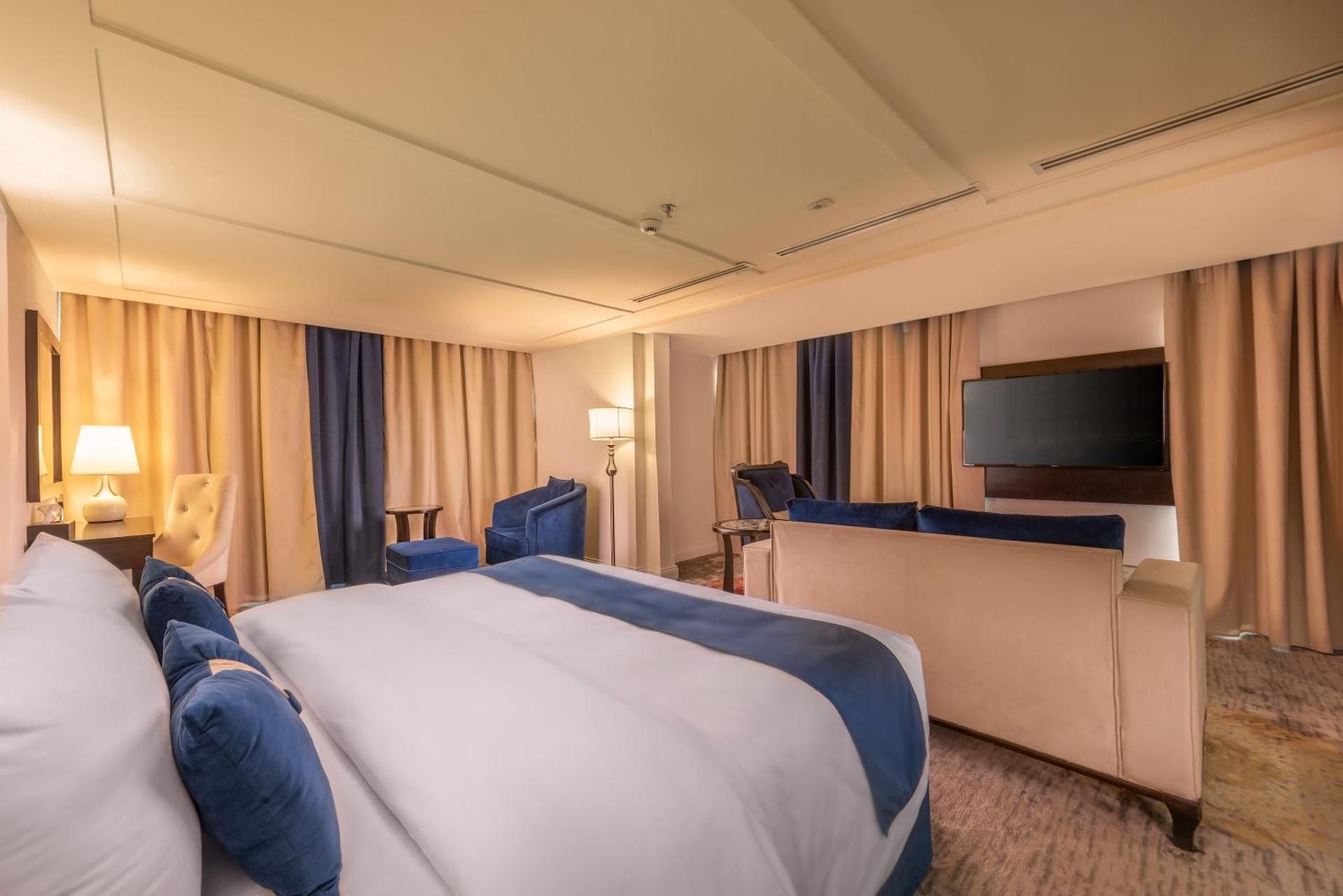 Deluxe Suite