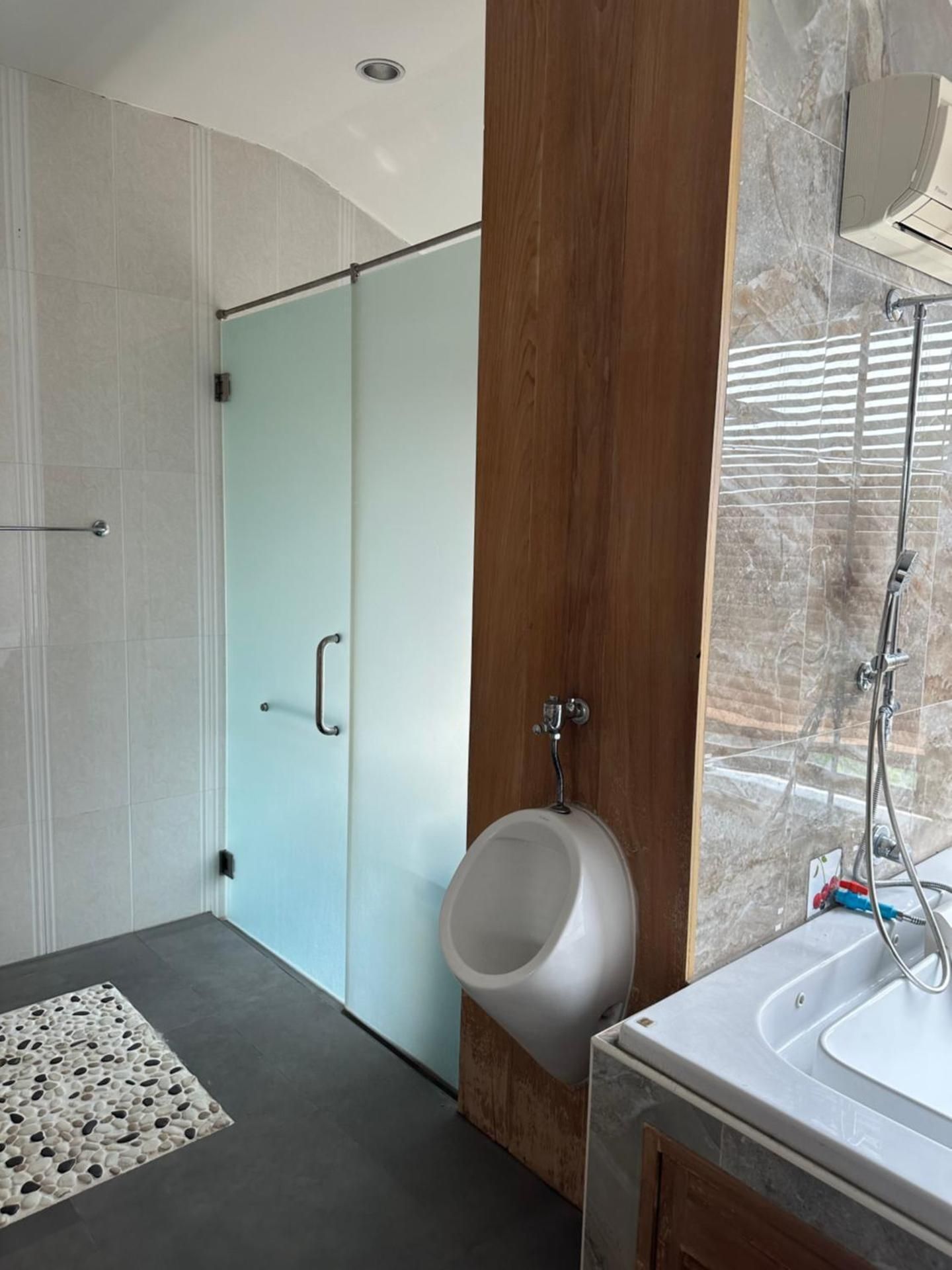 poolvilla Pathumthani Family Room with Balcony 3