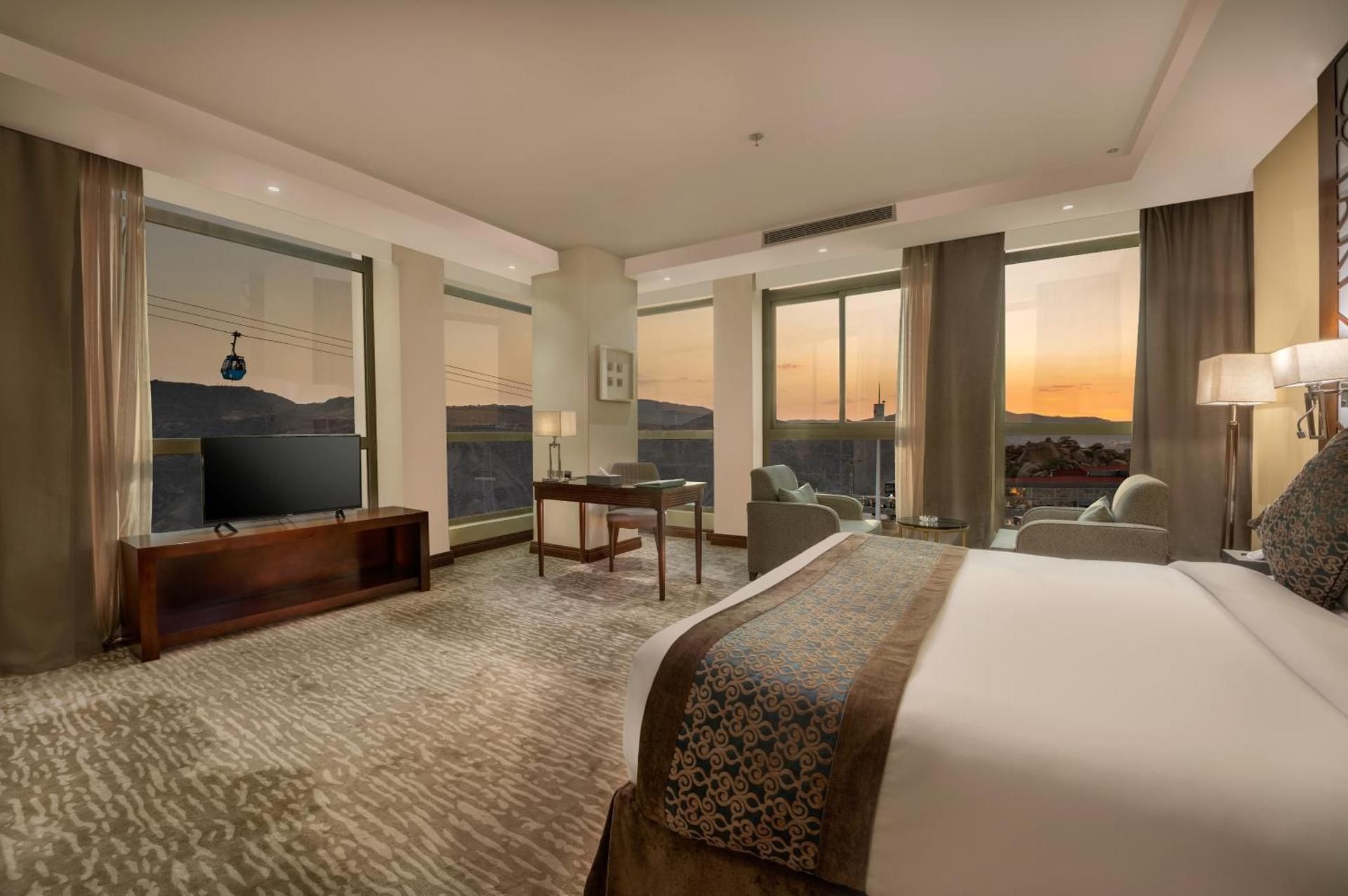 Superior King Room