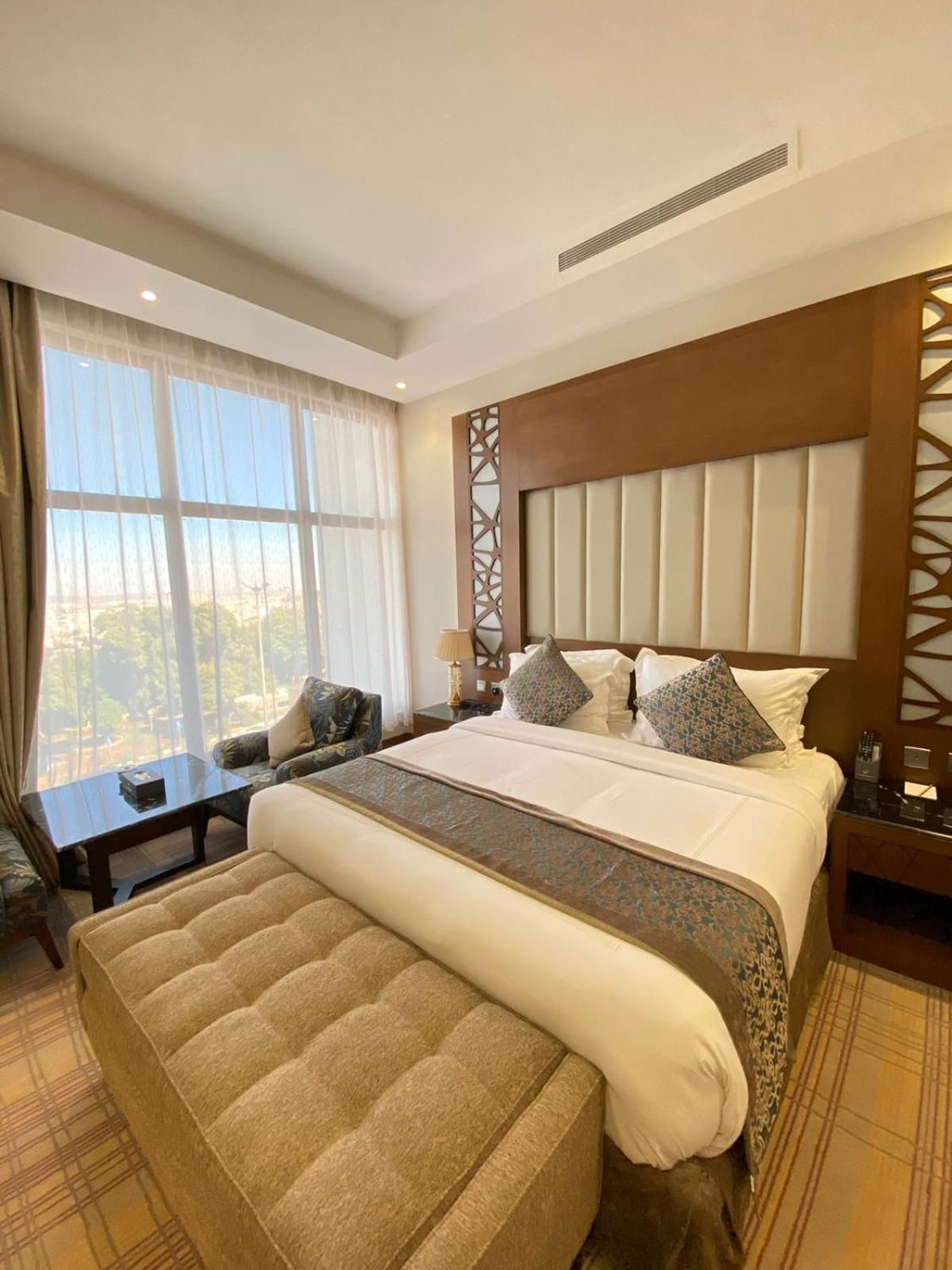 Queen Suite