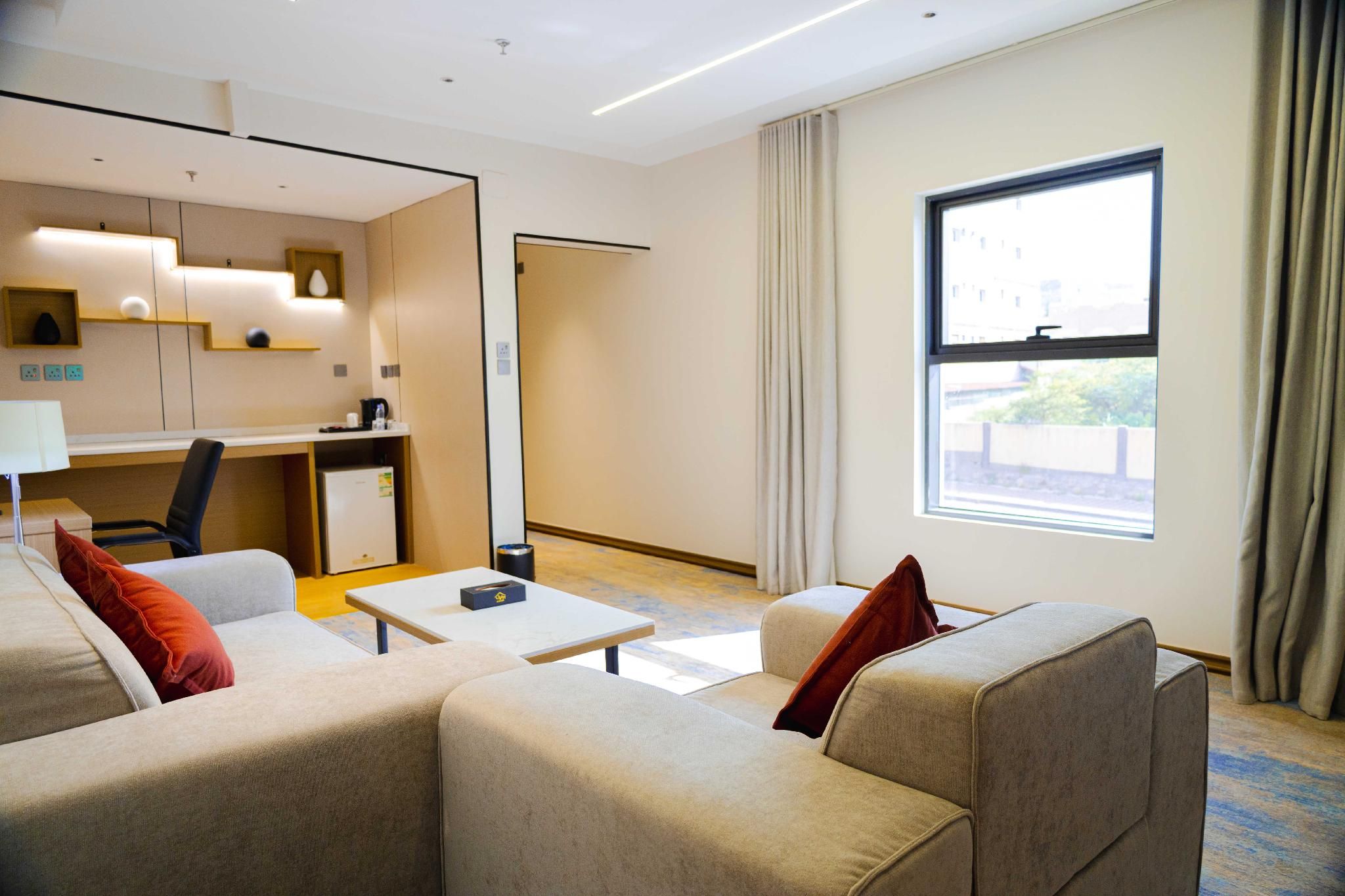 One-Bedroom Queen Suite