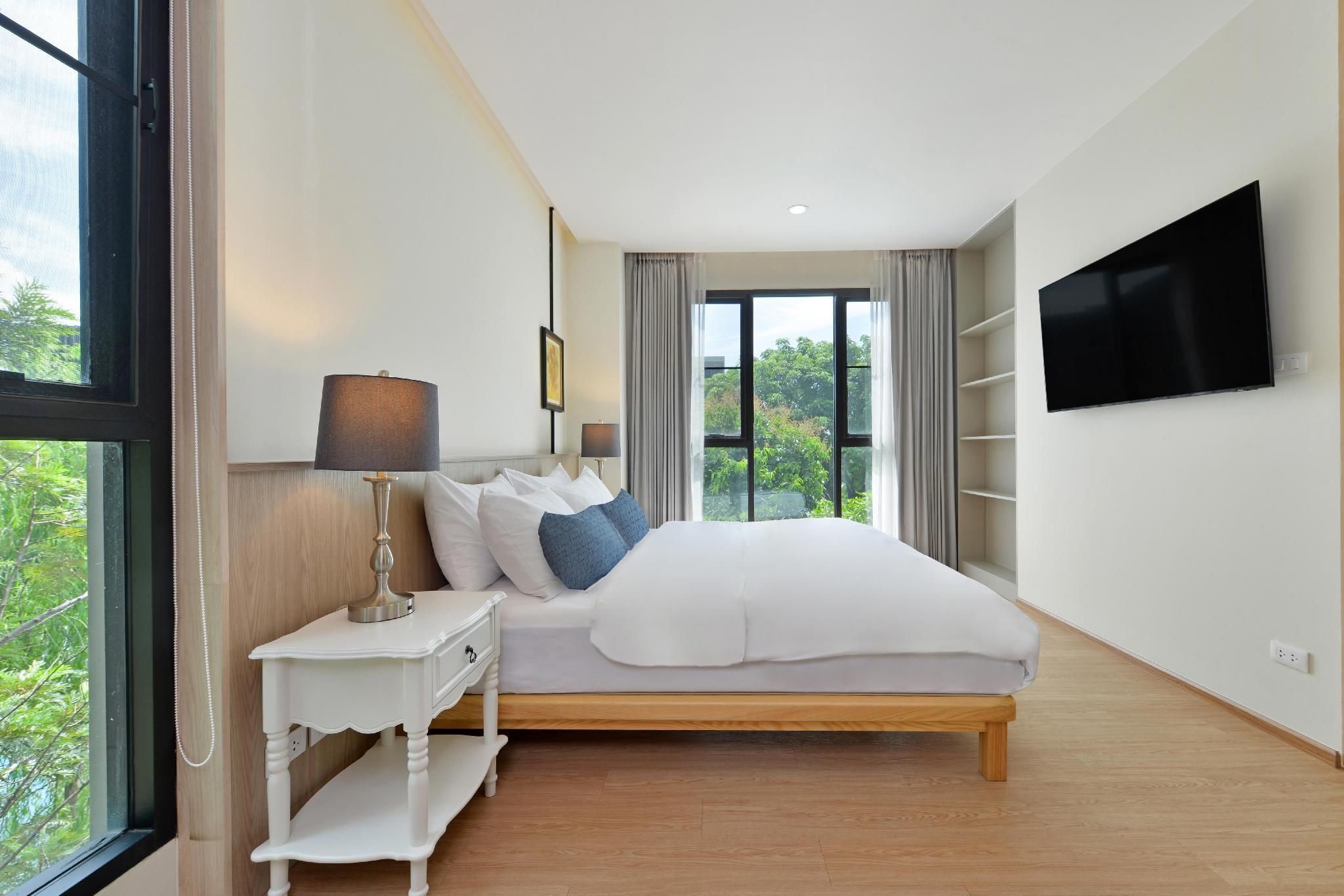 Corner Executive Suite