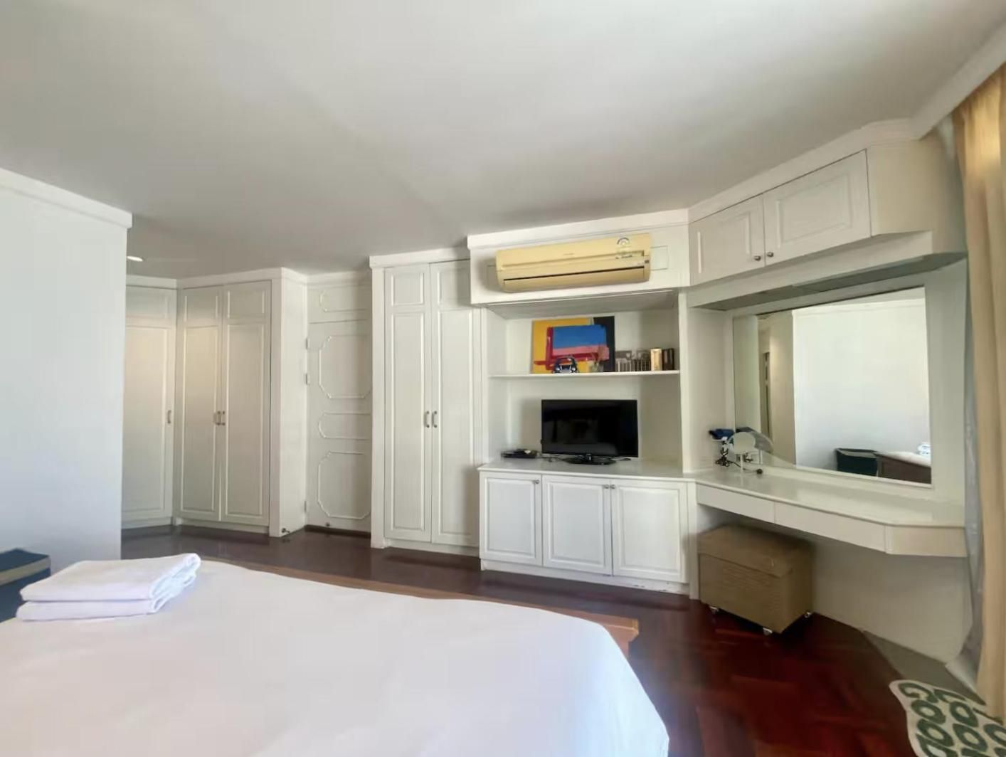 Three-Bedroom Premium Apartment with Balcony