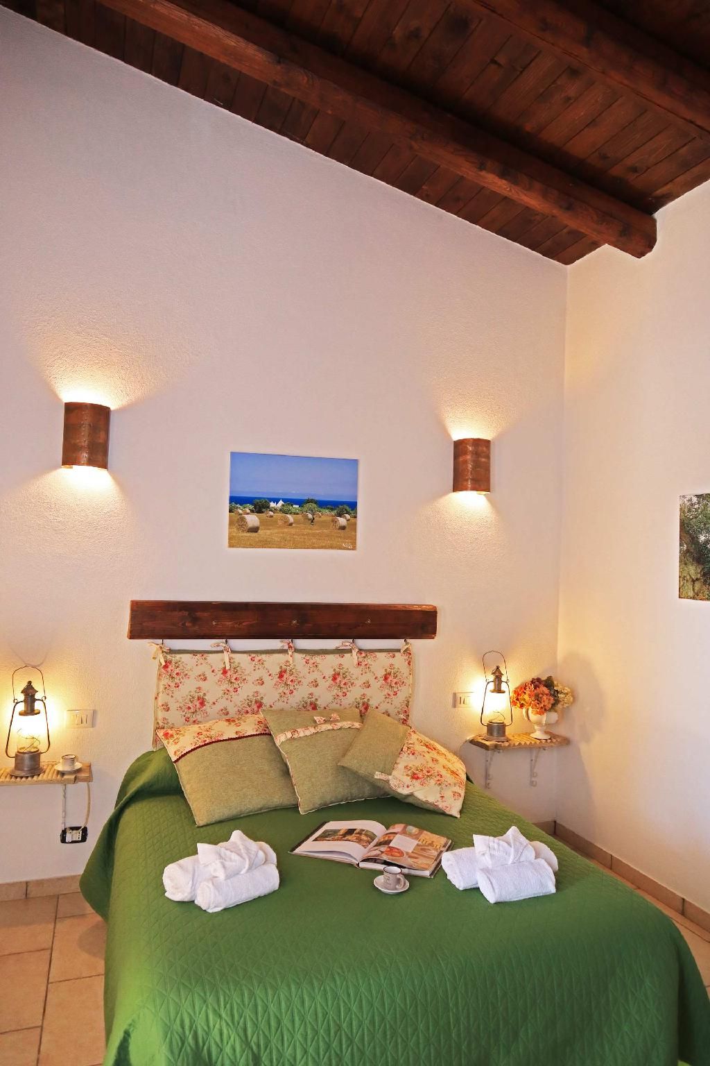 Agriturismo Masseria Alberotanza Double room pool view 3