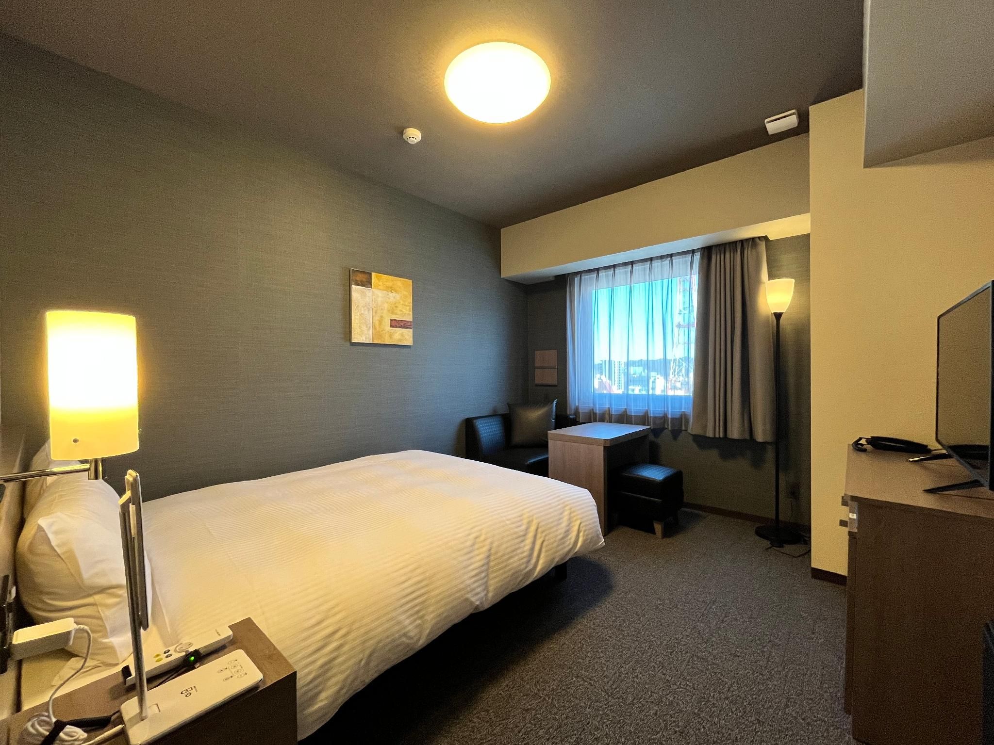 Semi Double Room - Electronic Cigarette Only