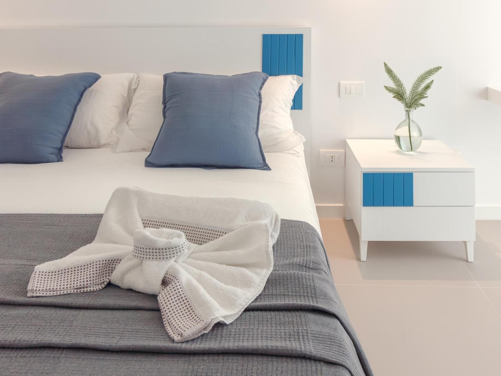 One-Bedroom Deluxe Apartment