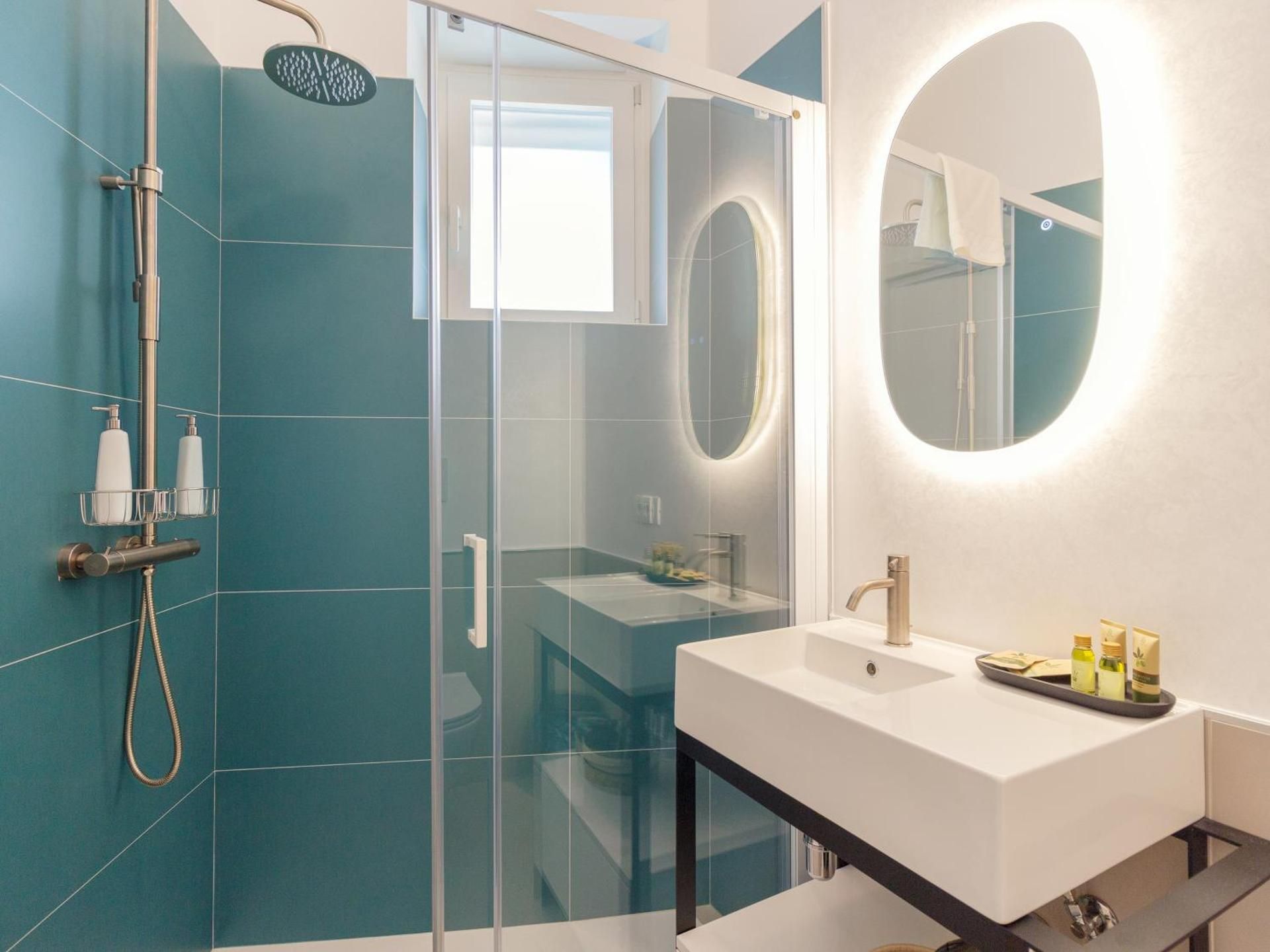 One-Bedroom Deluxe Apartment