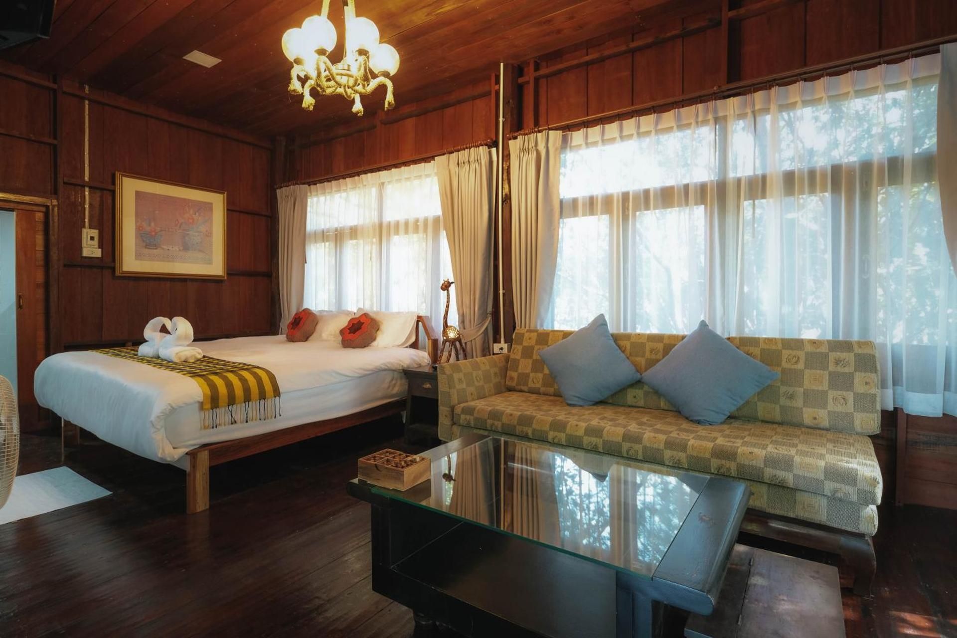 Queen Room with Garden View