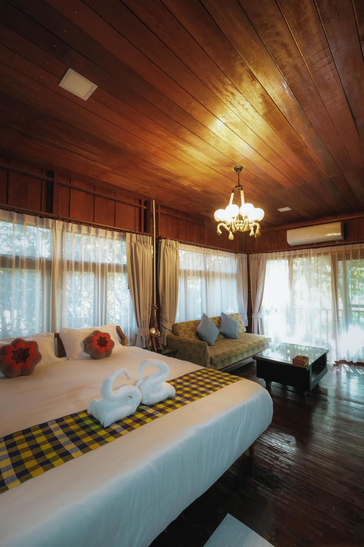 Queen Room with Garden View