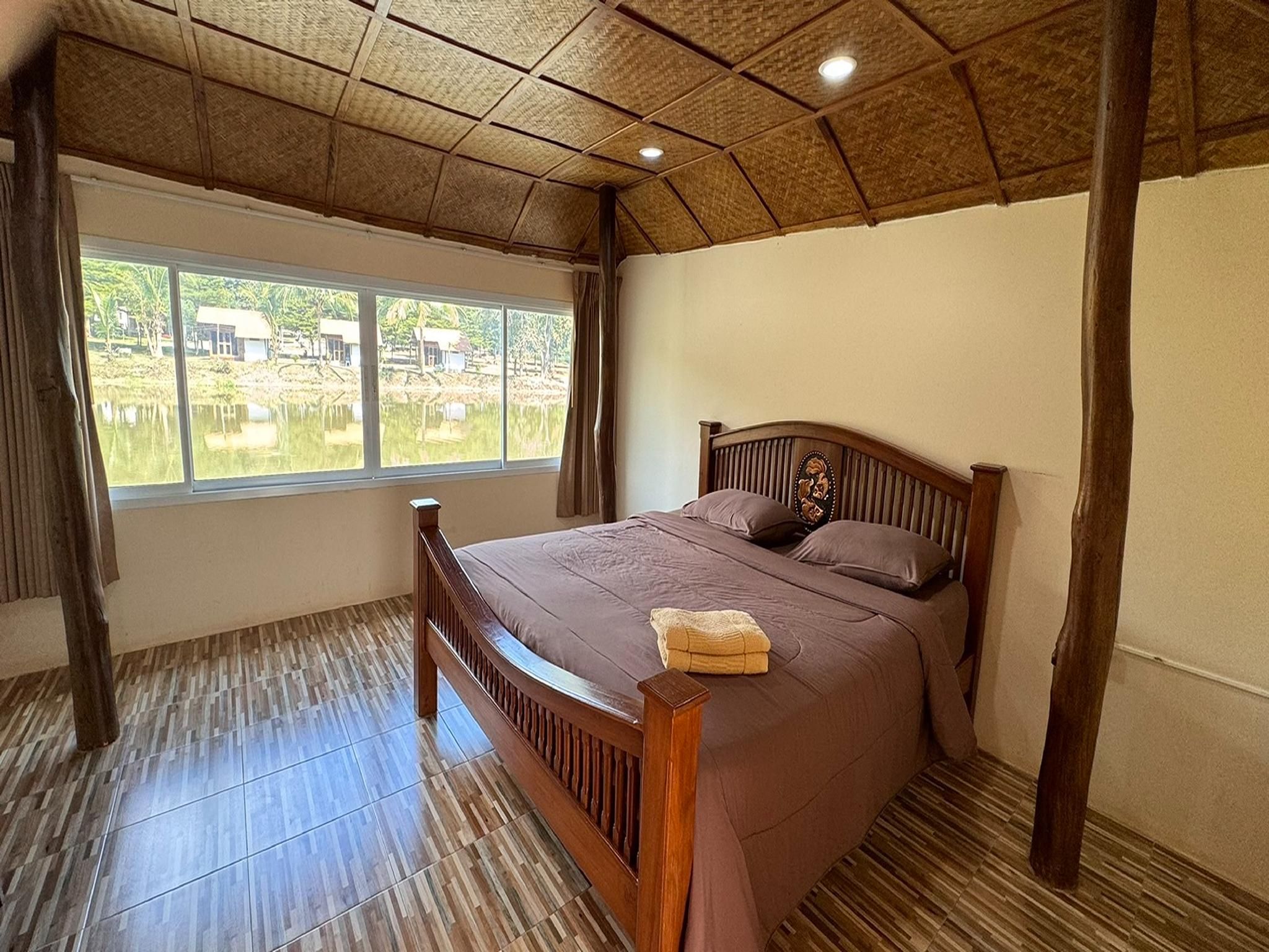 Bungalow River View