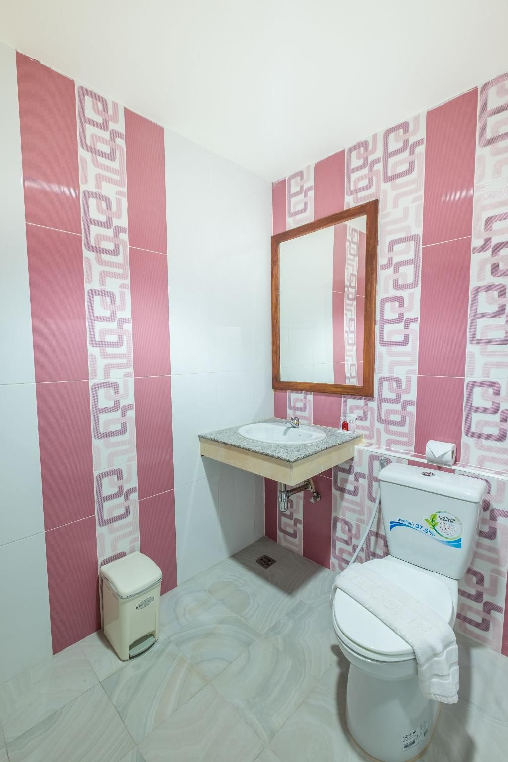 Hiso Place Hotel Superior Twin Room 2