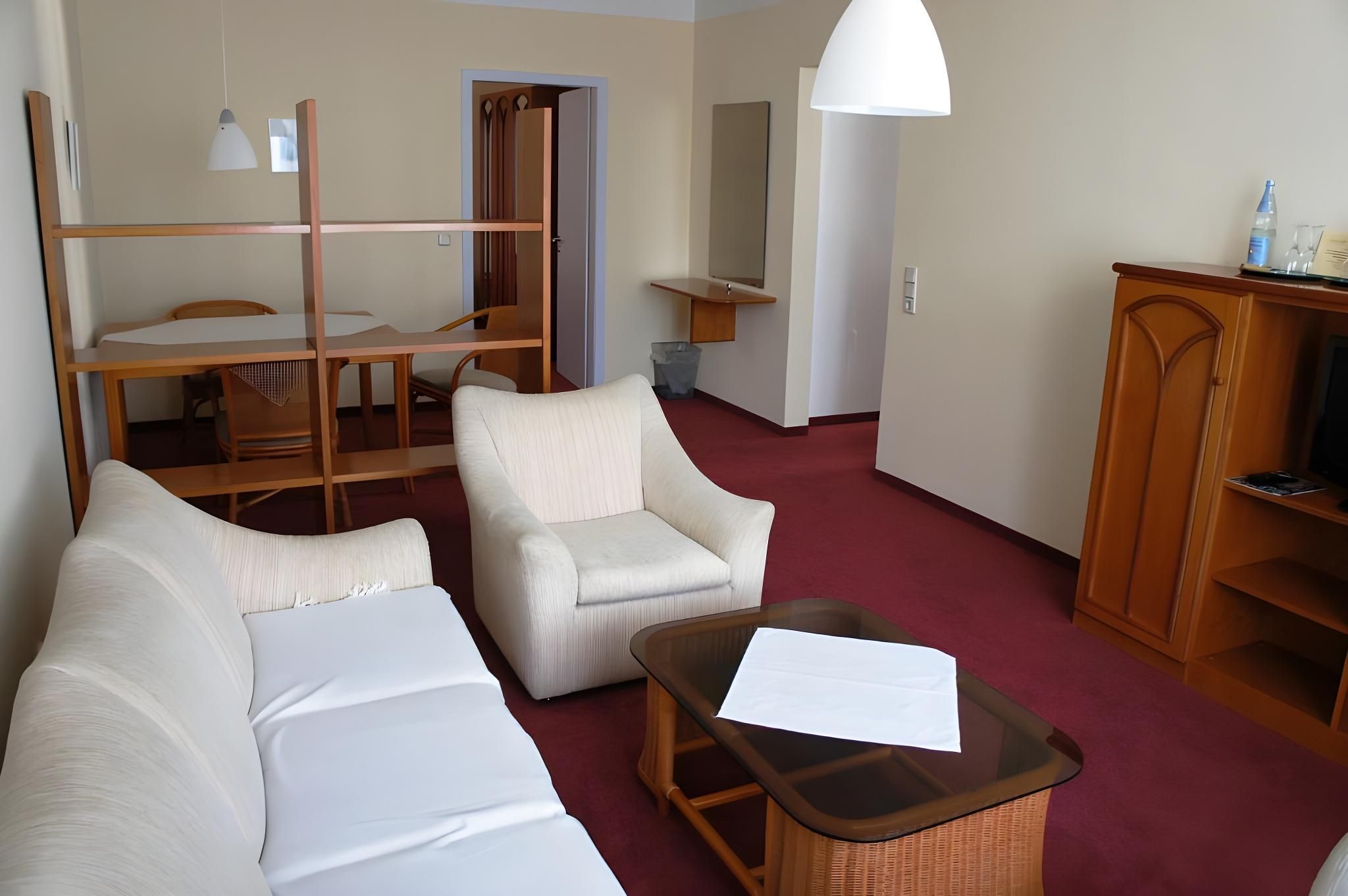 Friends Family Suite