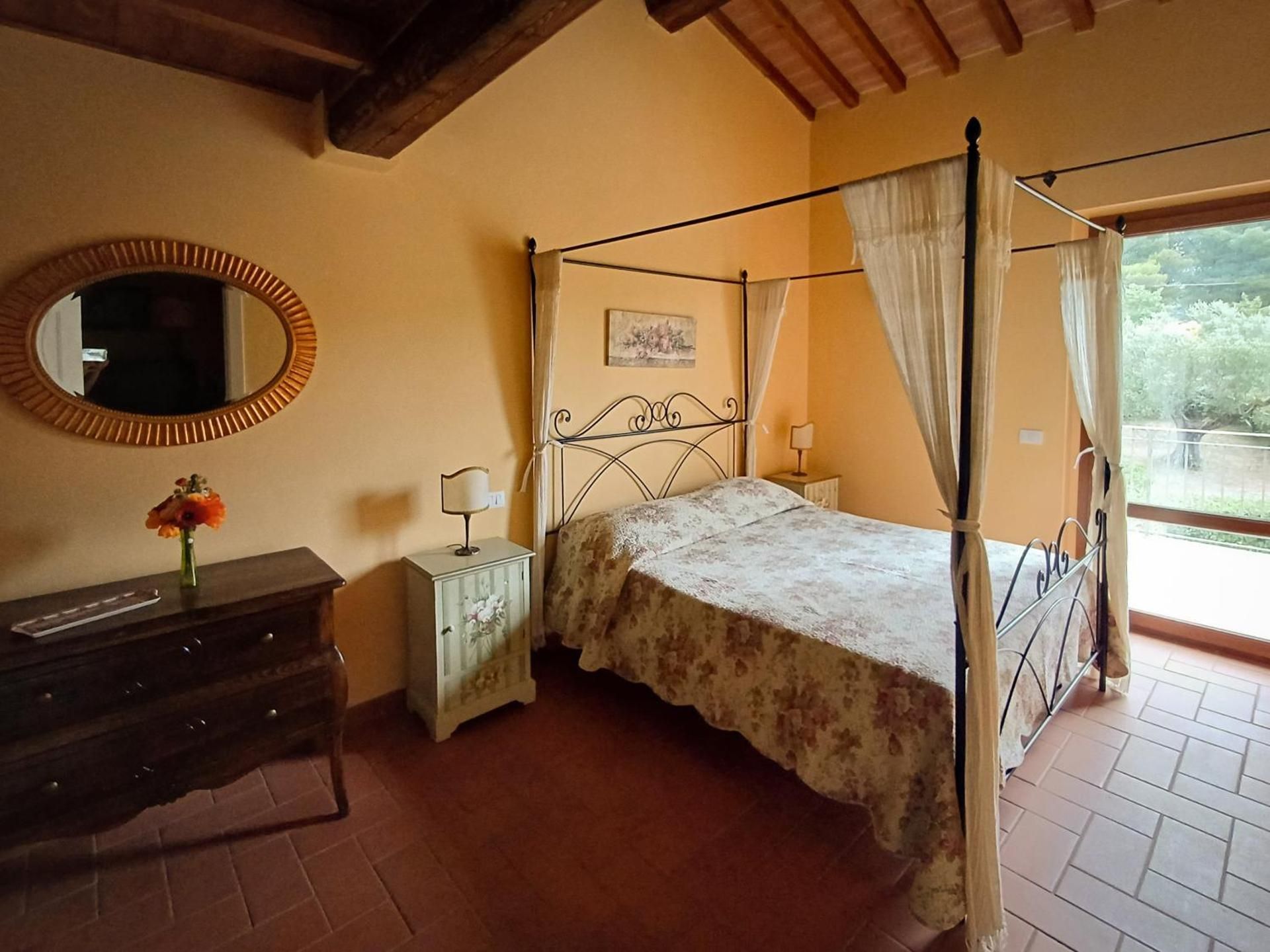 One-Bedroom Loft Apartment with Balcony