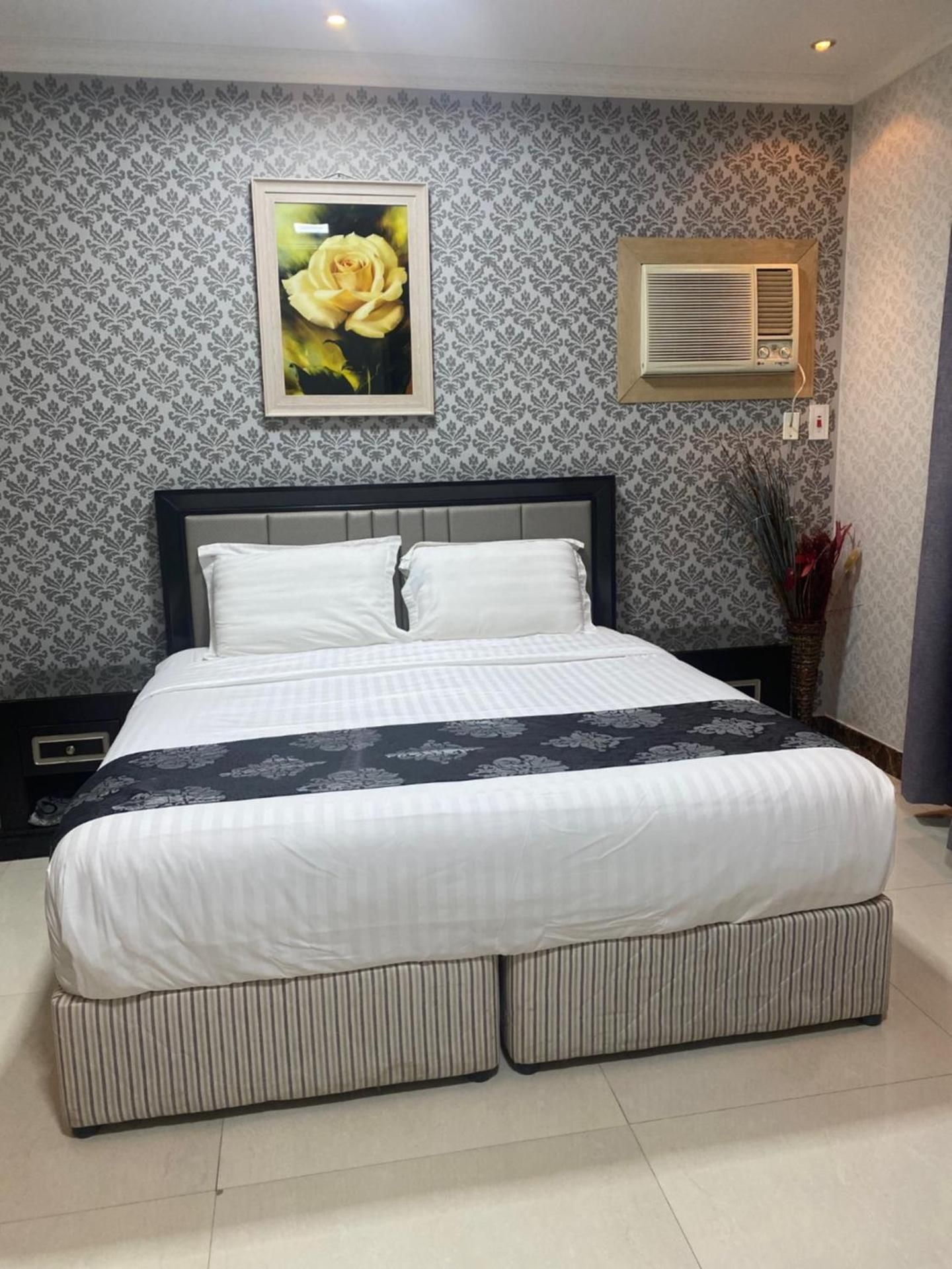 Deluxe King Studio