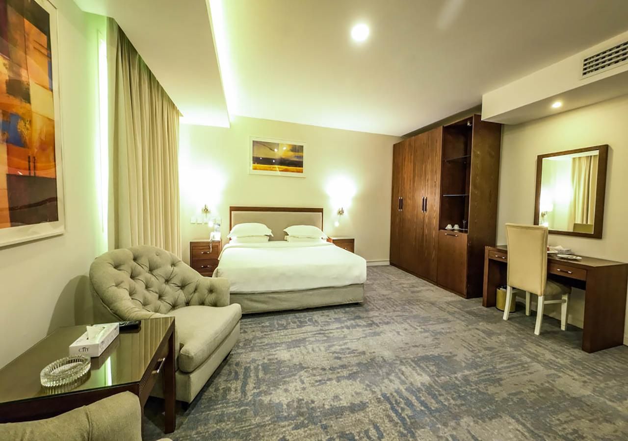 Deluxe Room 1 King